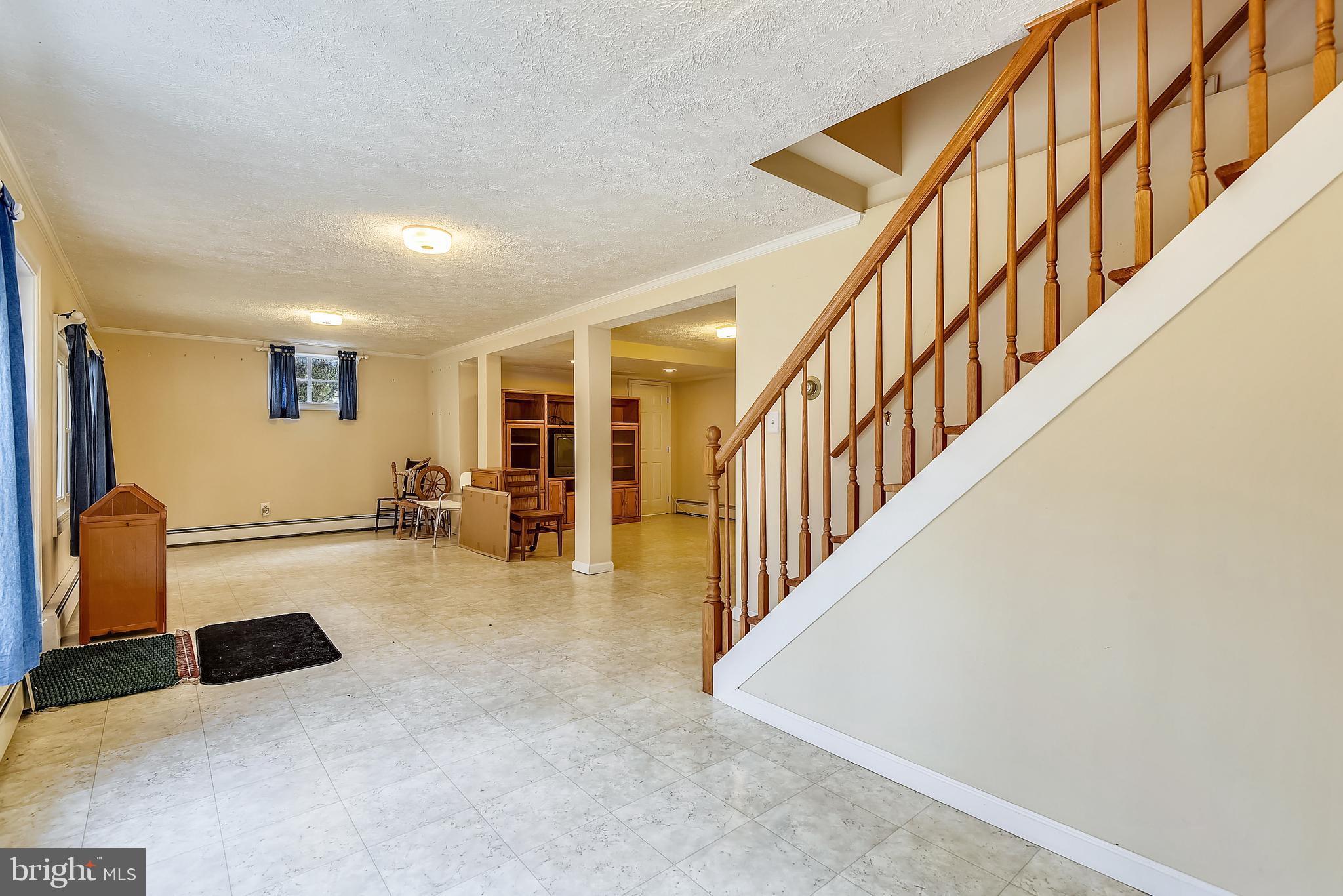 ROLLING KNOLLS - Residential