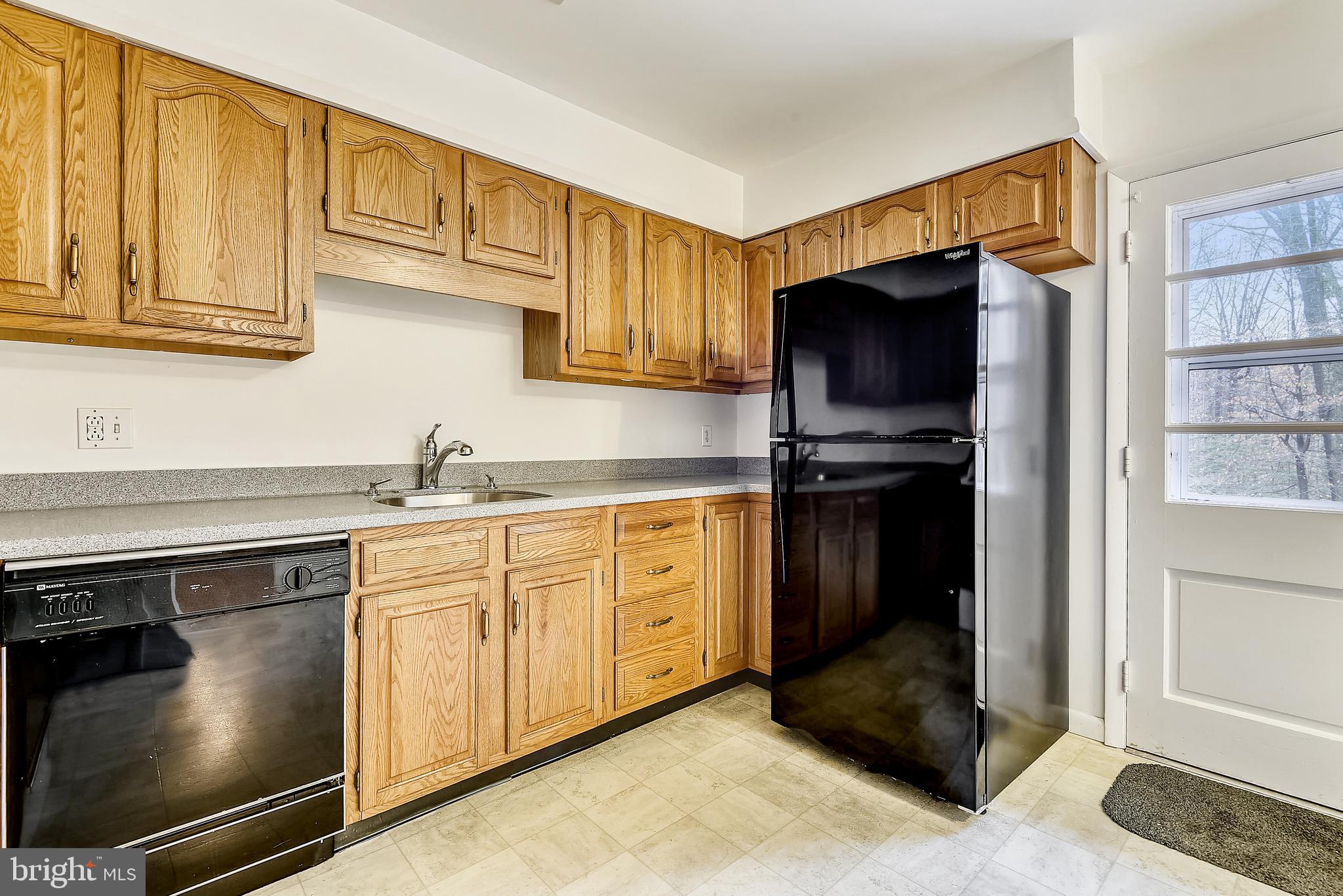 ROLLING KNOLLS - Residential