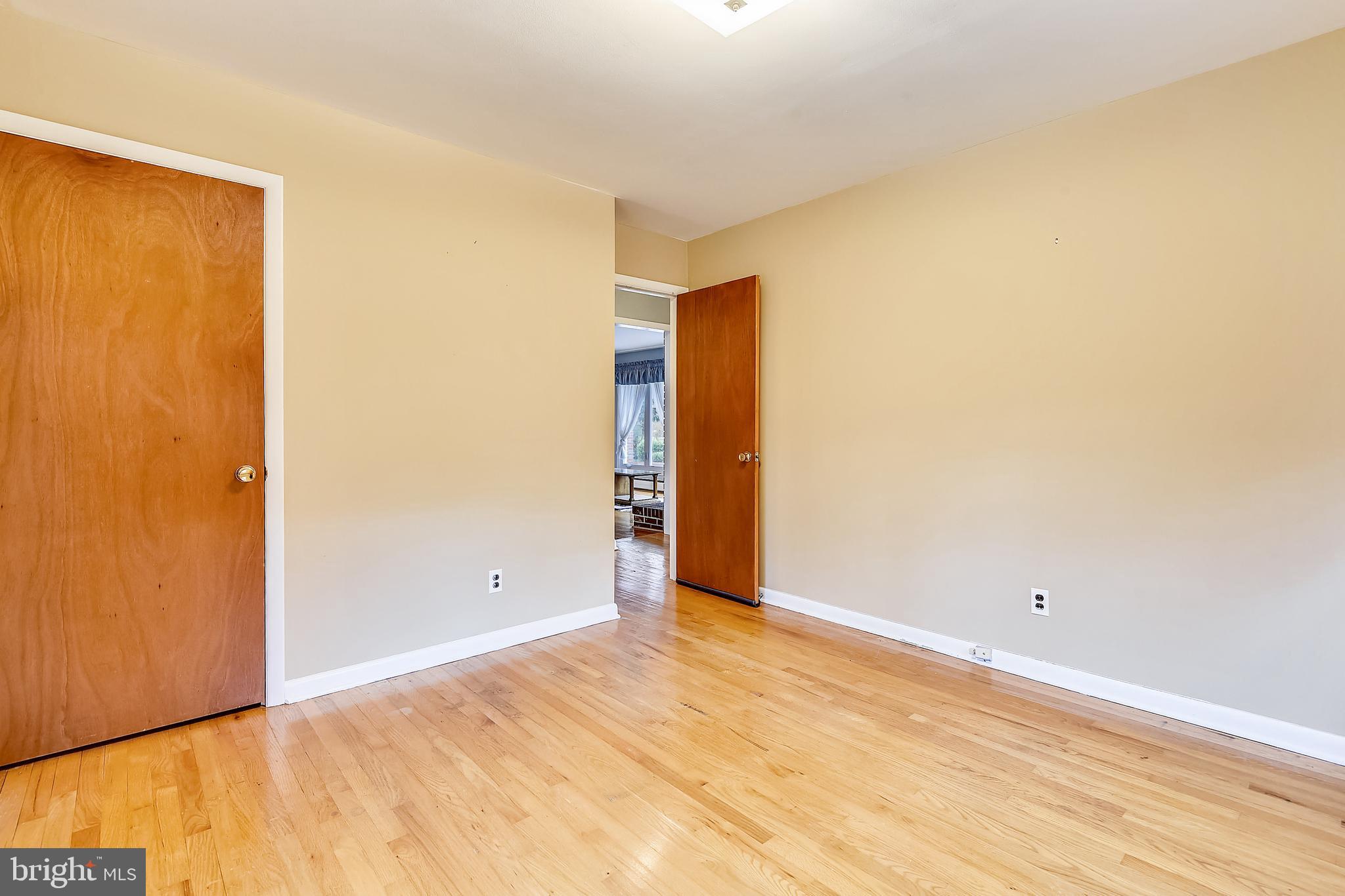 ROLLING KNOLLS - Residential