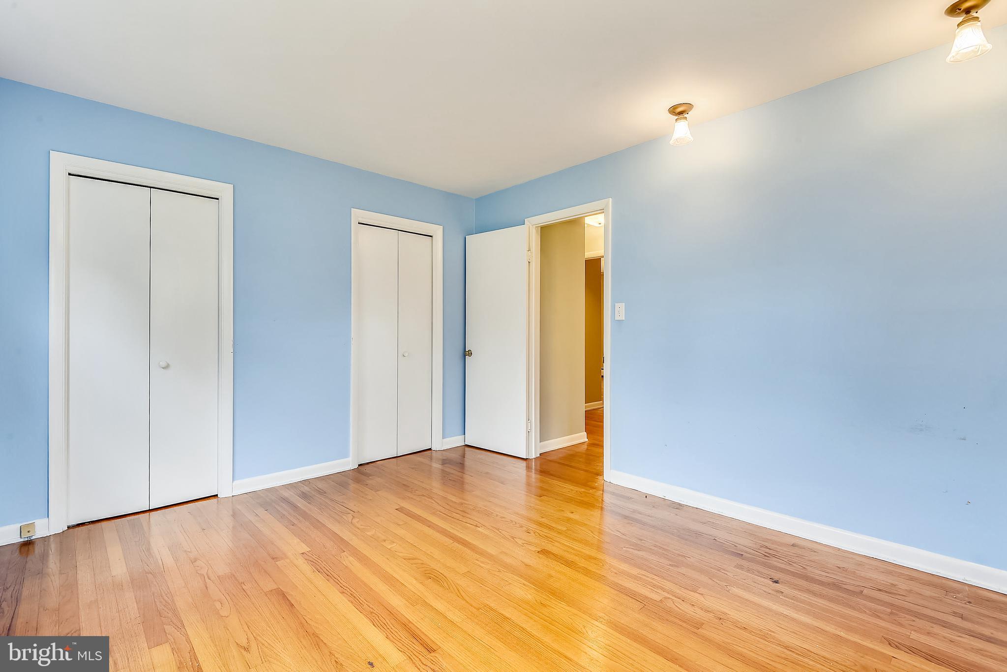 ROLLING KNOLLS - Residential