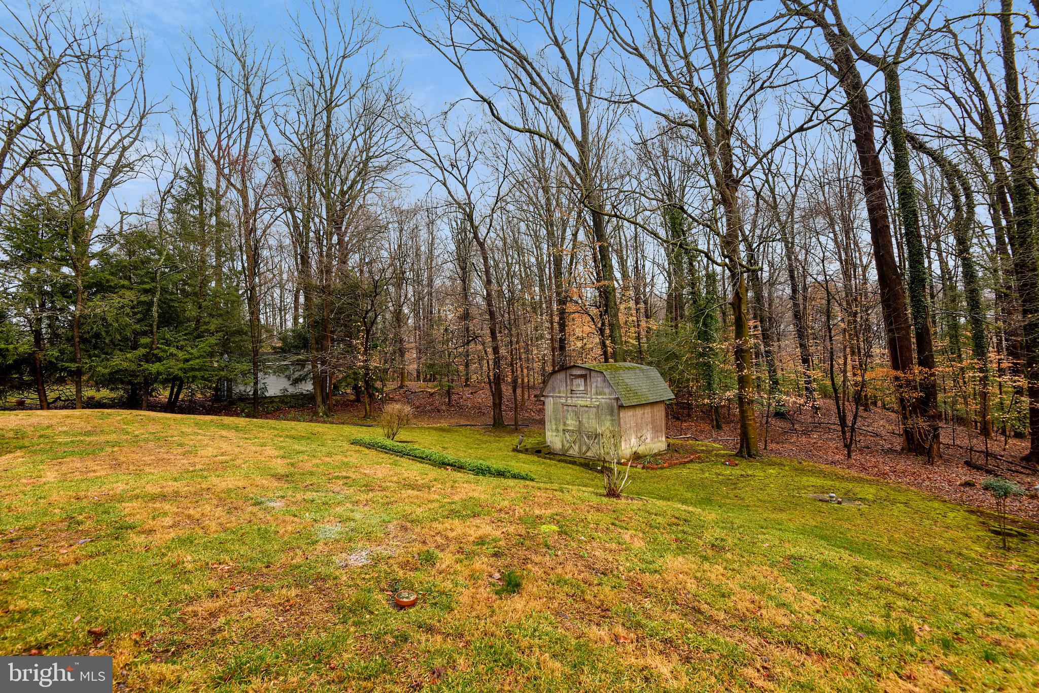 ROLLING KNOLLS - Residential