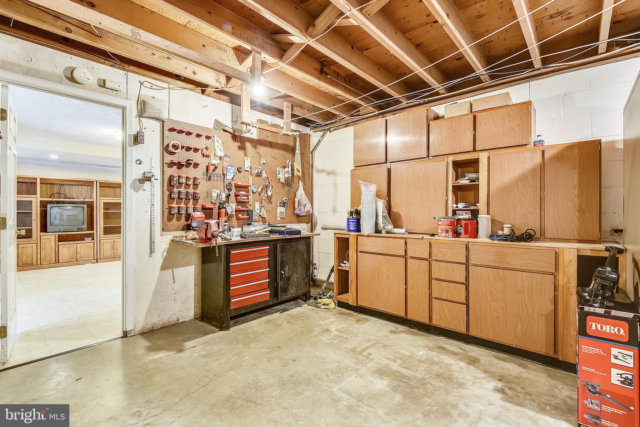 ROLLING KNOLLS - Residential