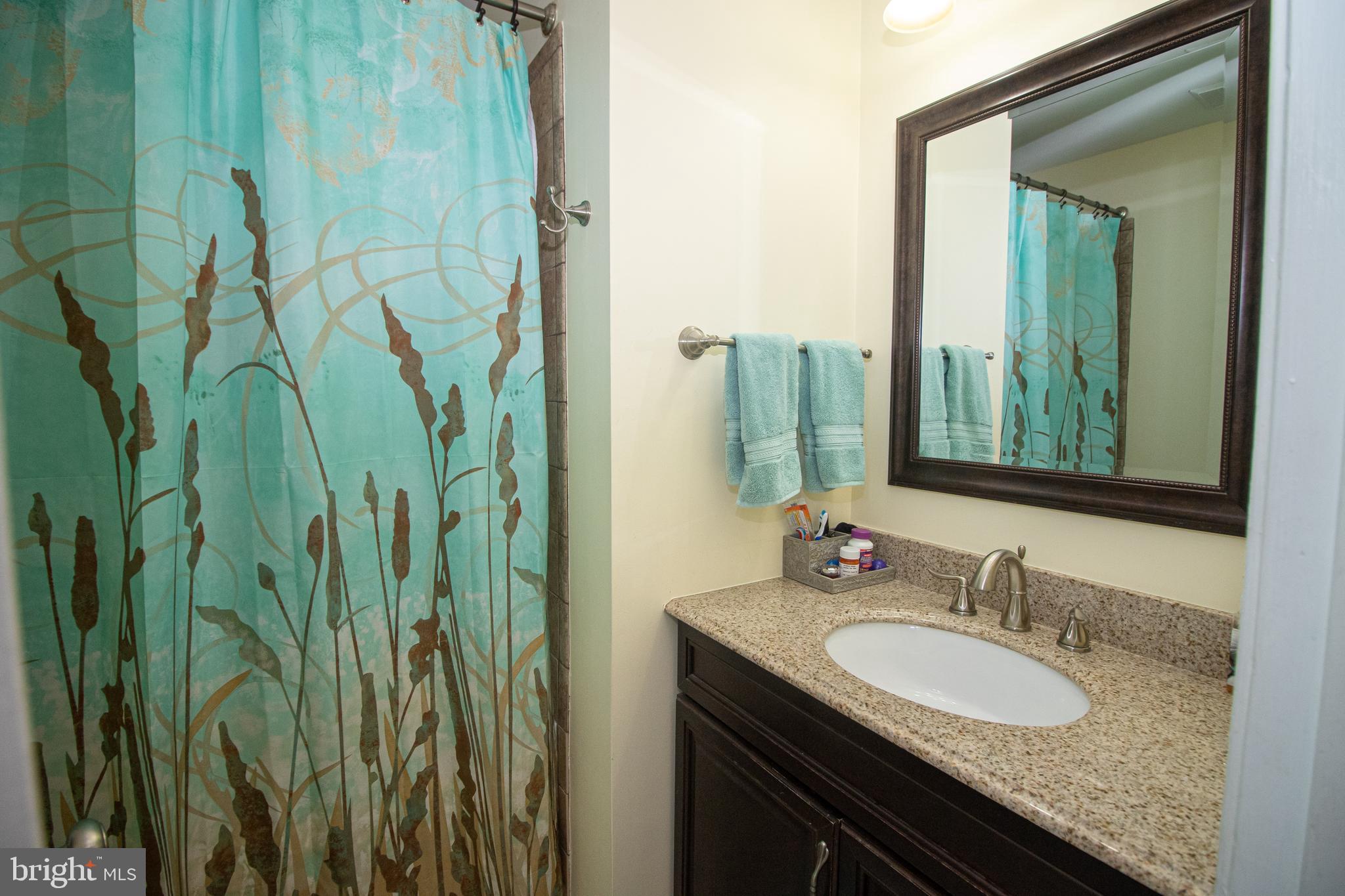 COUNTRY CREEK - Residential Lease