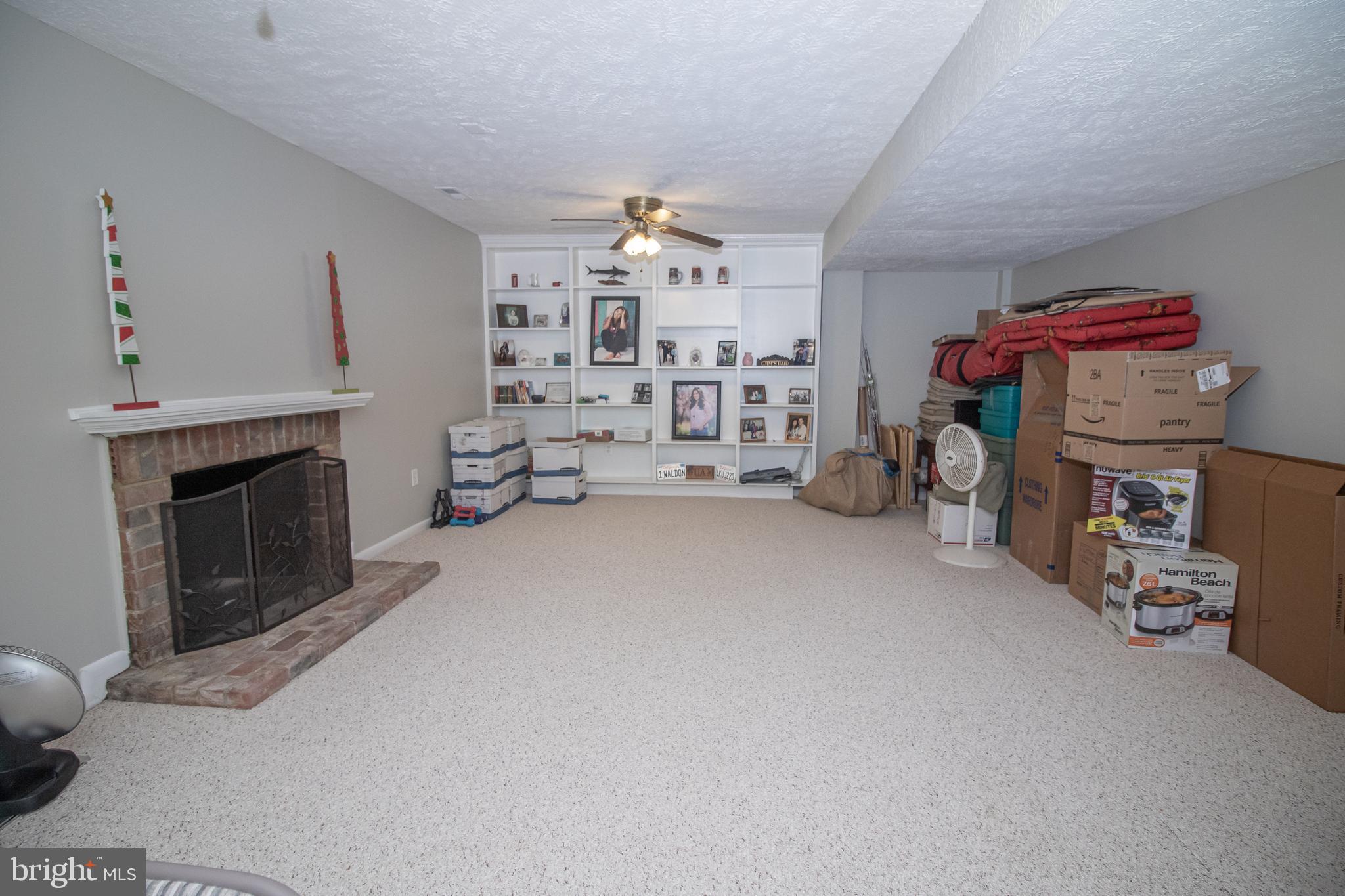 COUNTRY CREEK - Residential Lease