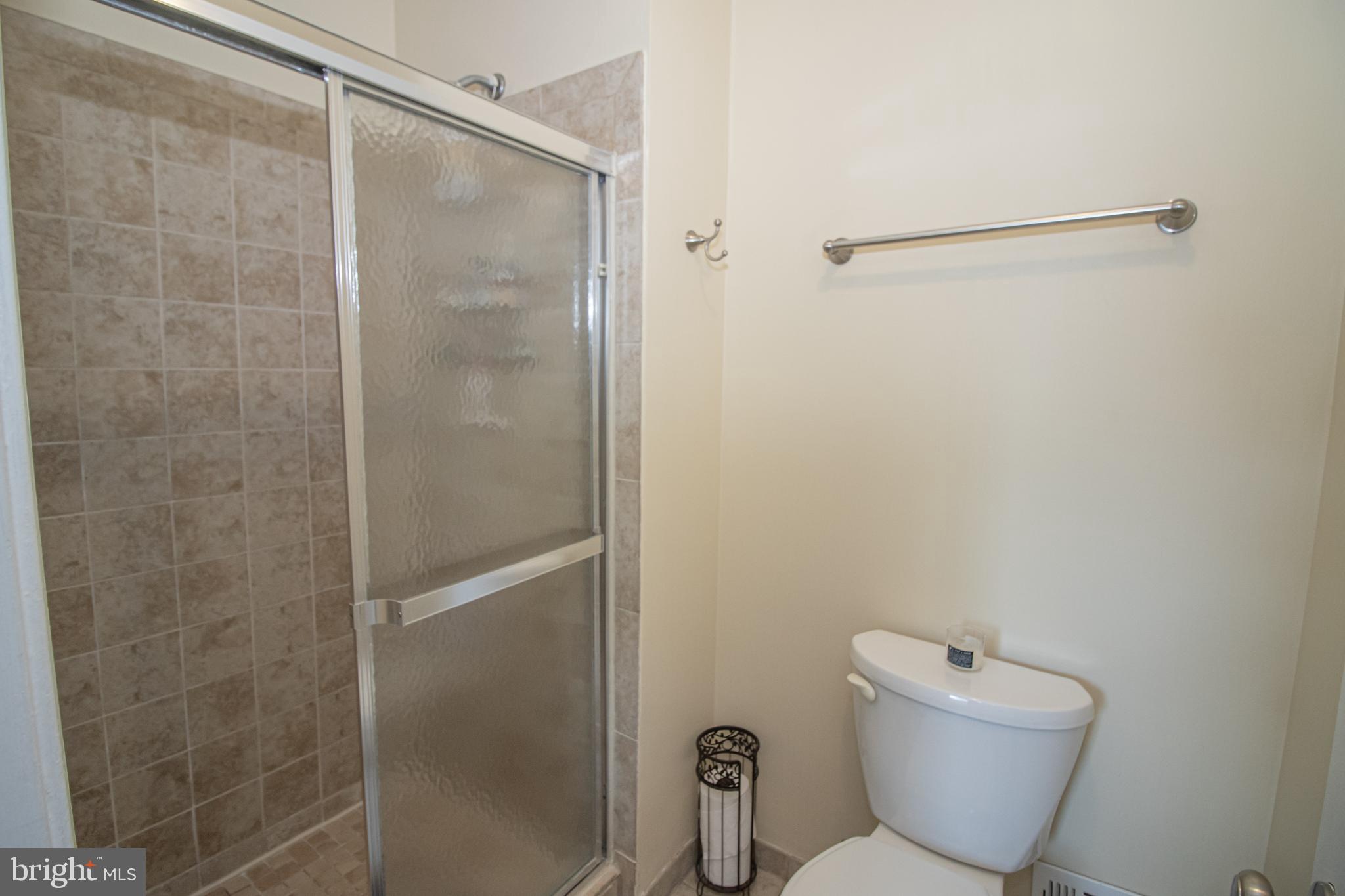 COUNTRY CREEK - Residential Lease