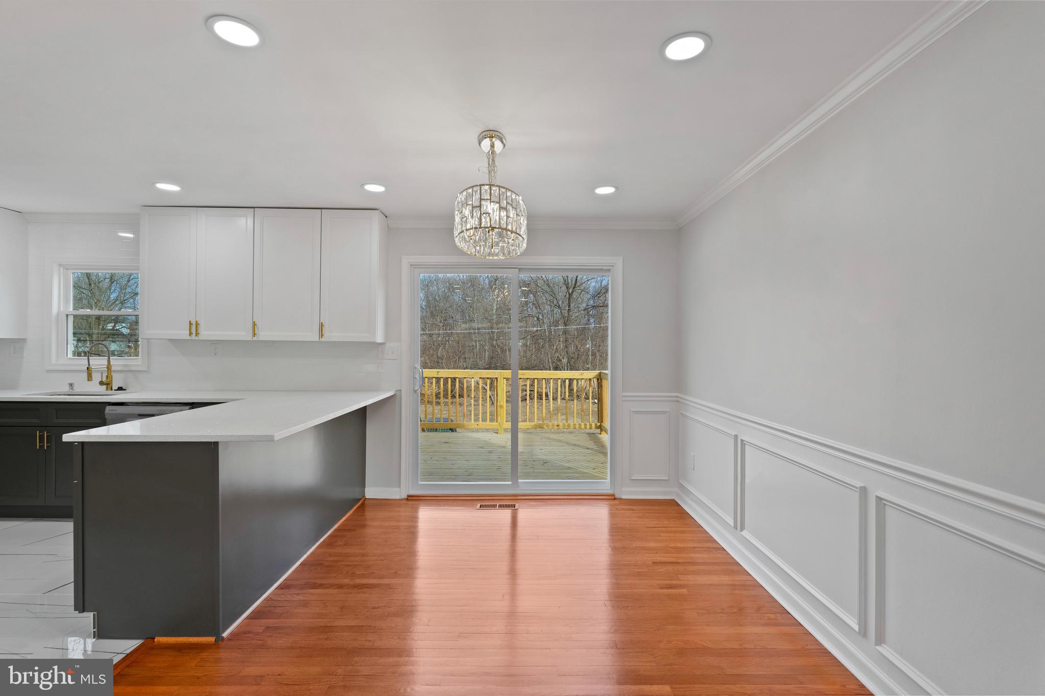 SUBURBIA - Residential