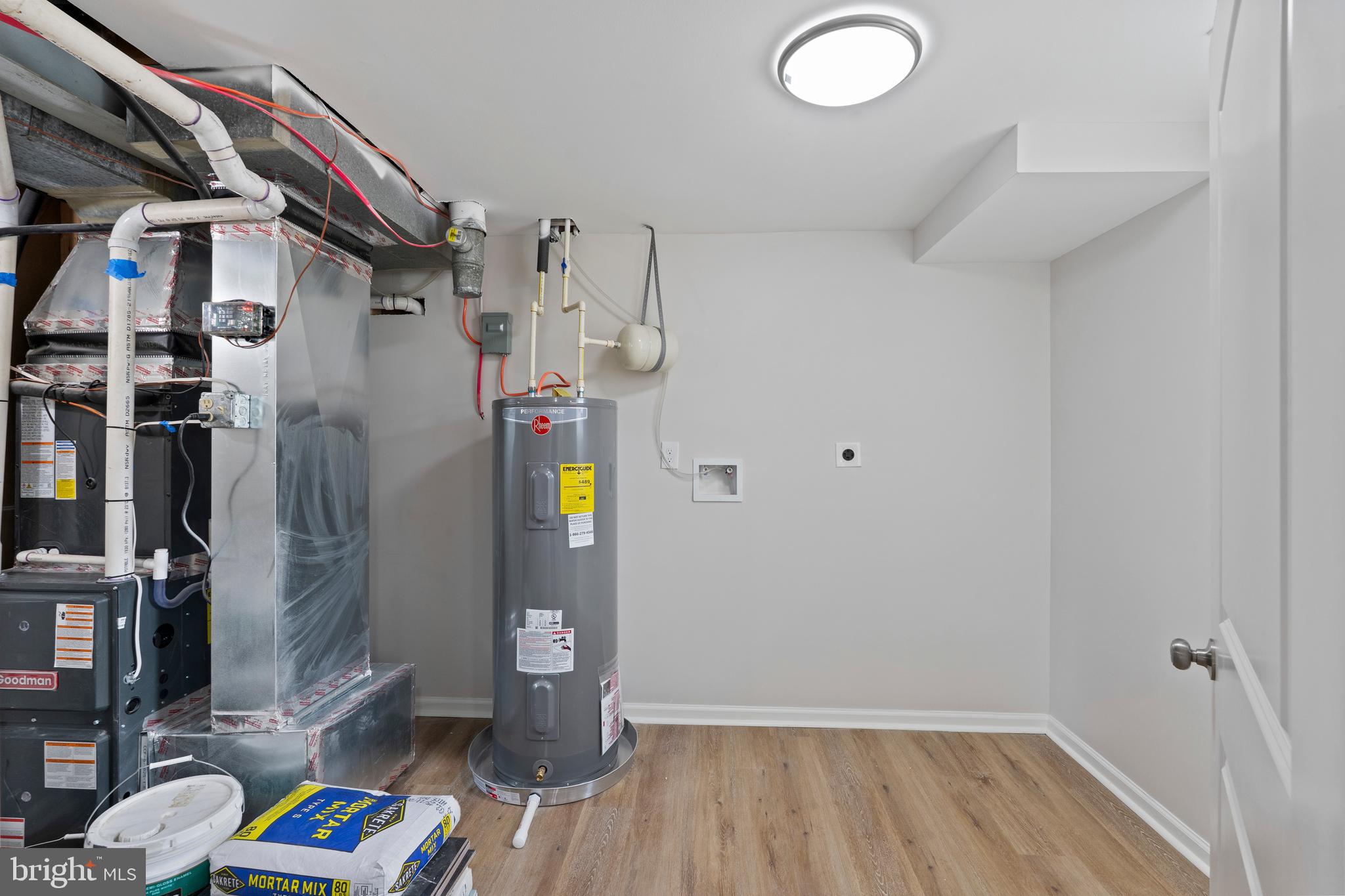 SUBURBIA - Residential