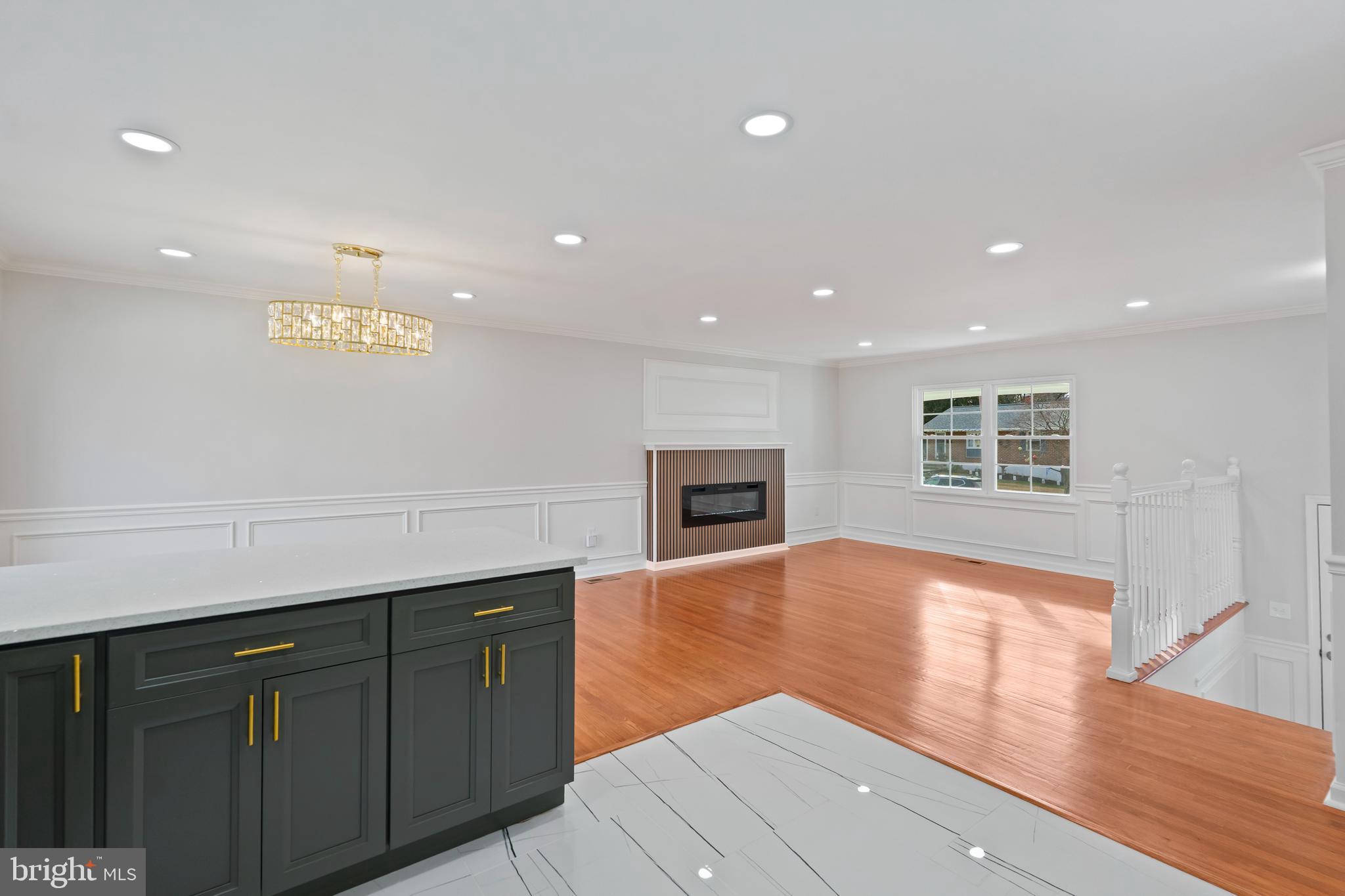 SUBURBIA - Residential