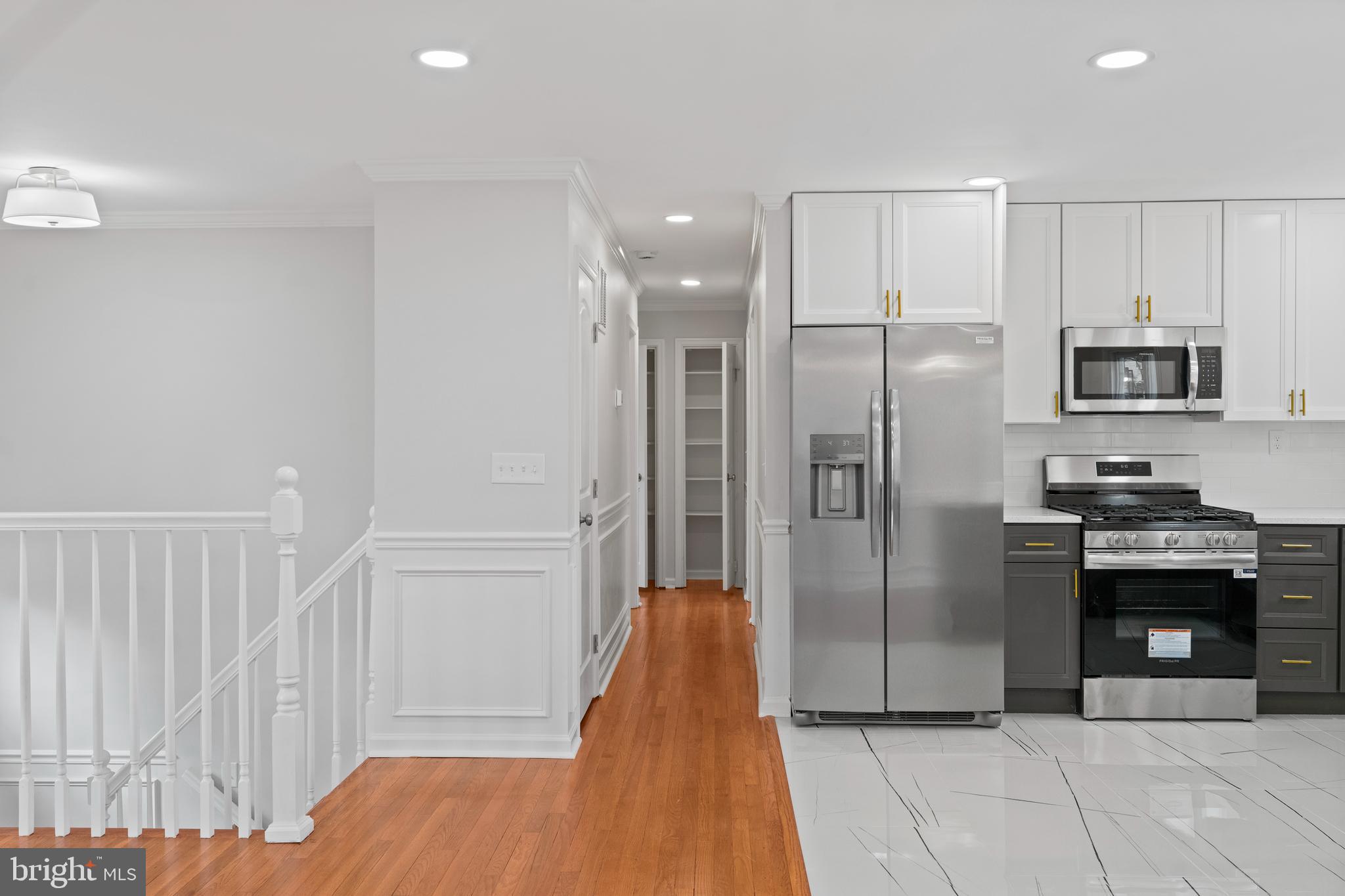 SUBURBIA - Residential