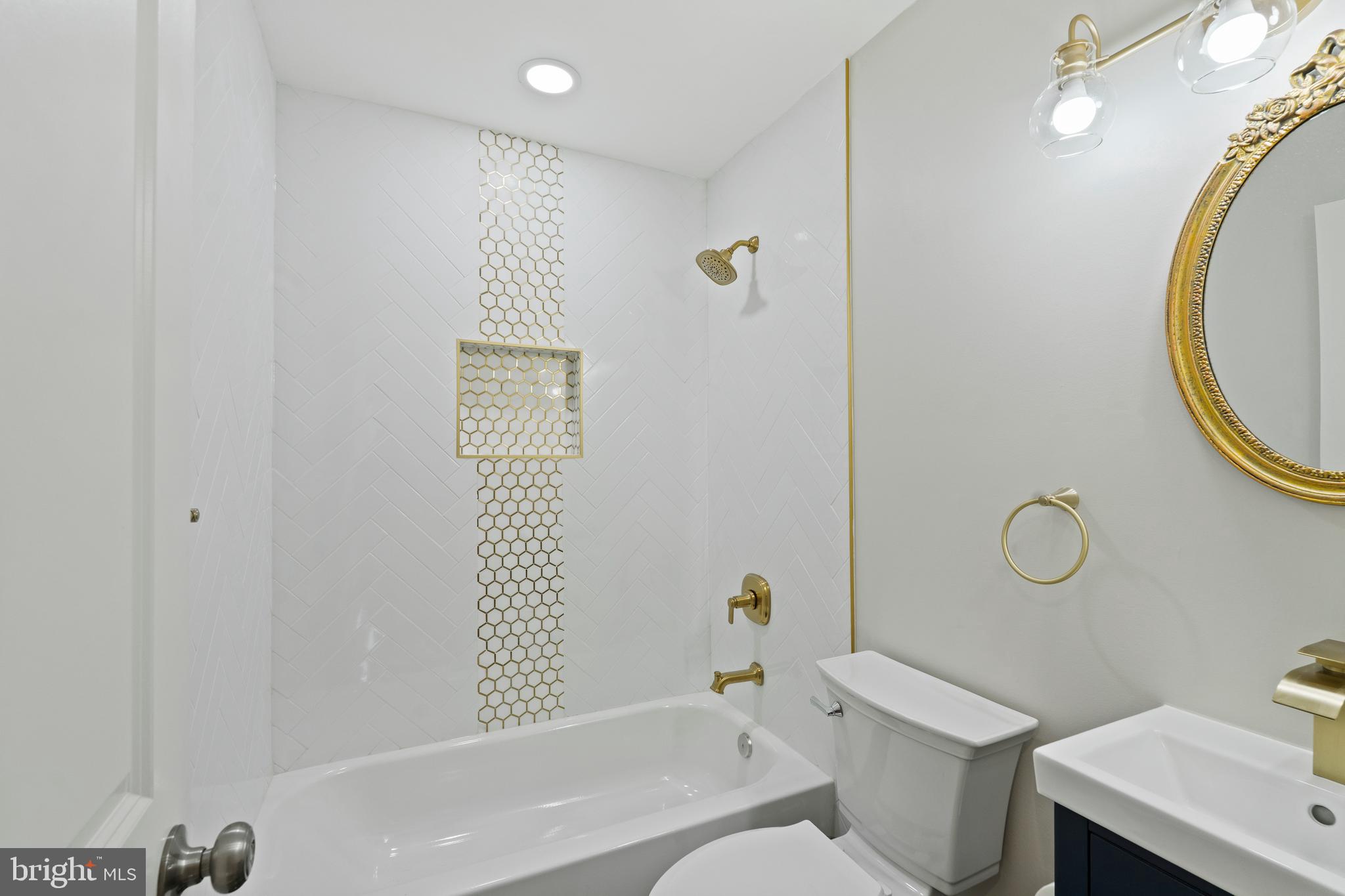 SUBURBIA - Residential