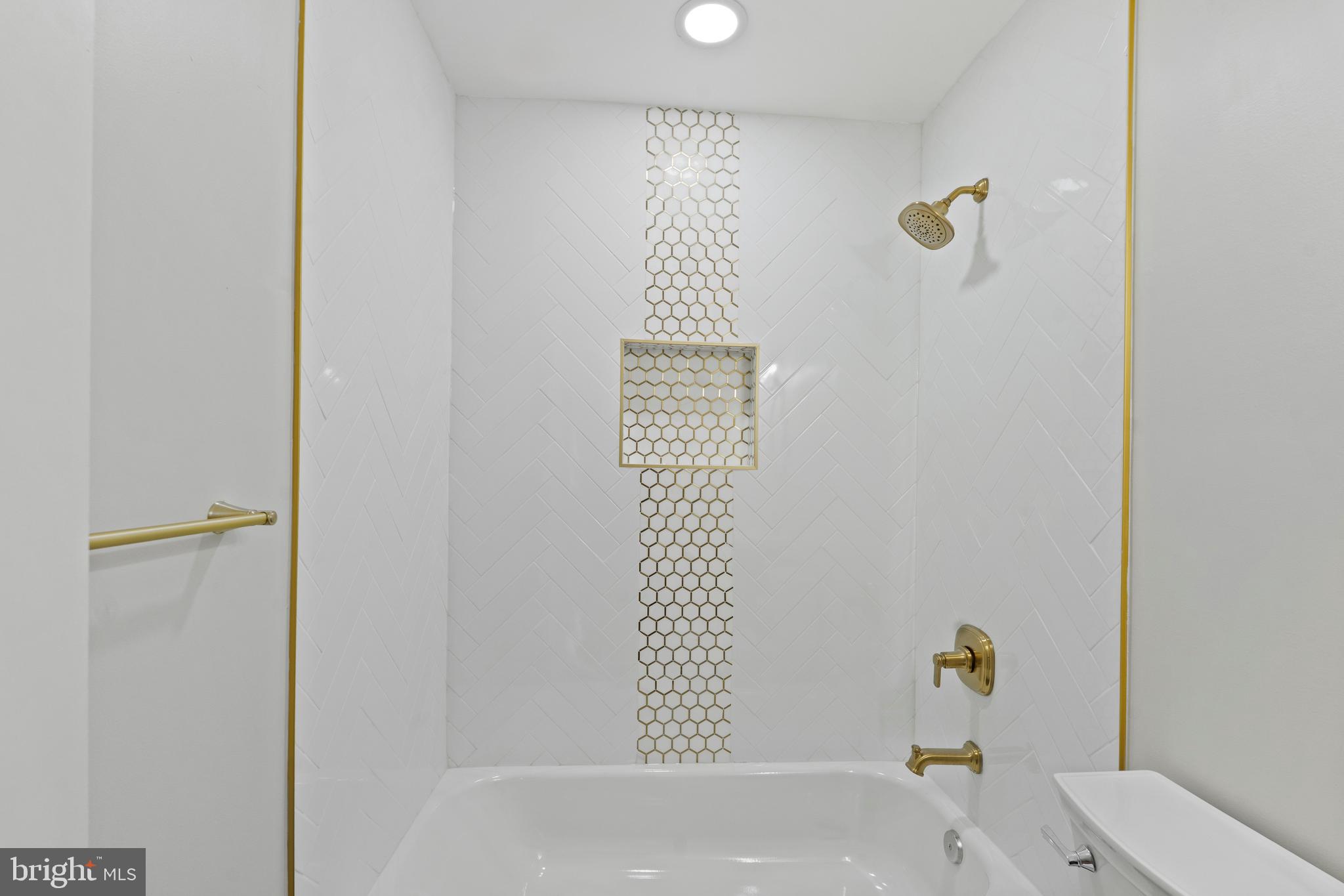 SUBURBIA - Residential