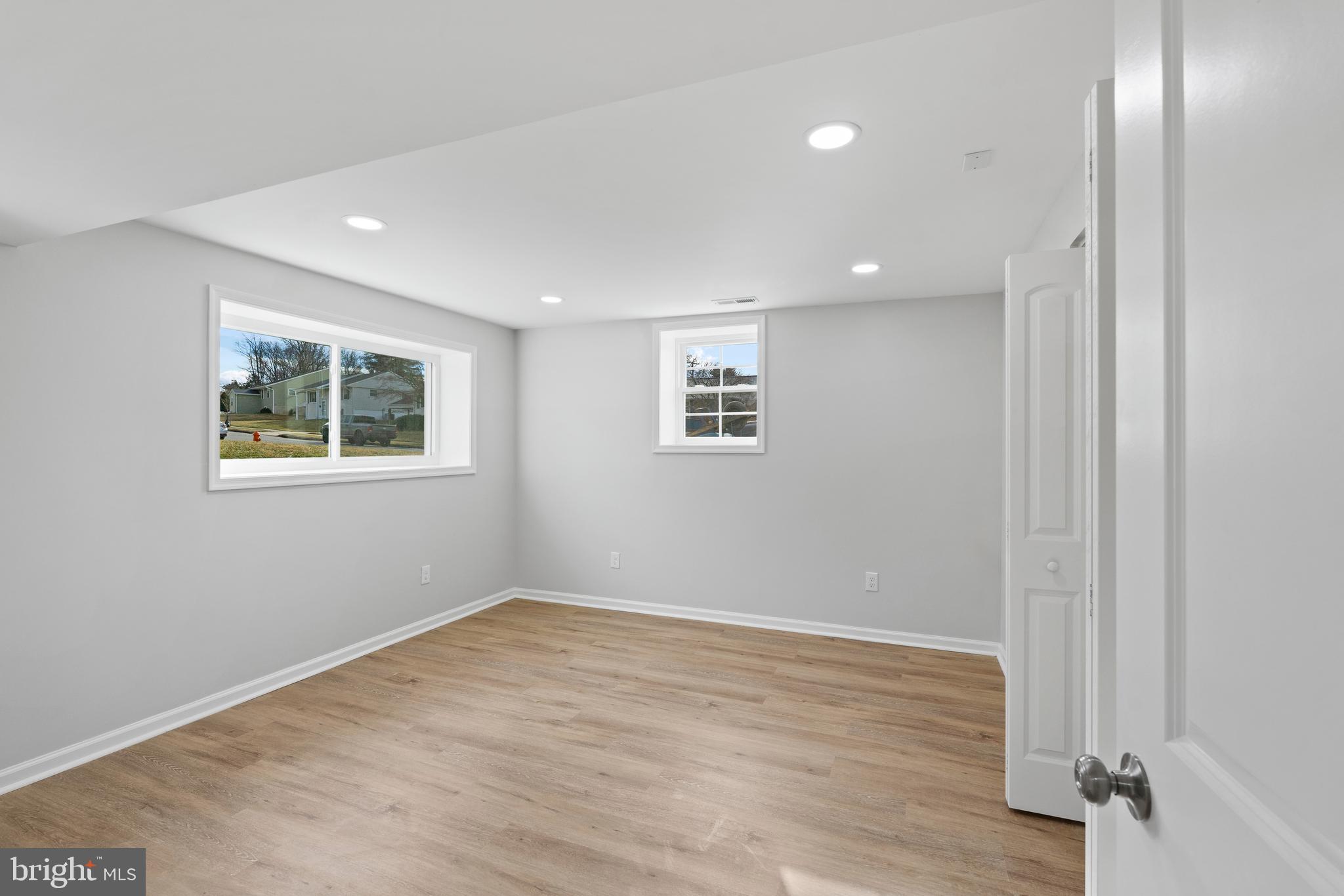 SUBURBIA - Residential