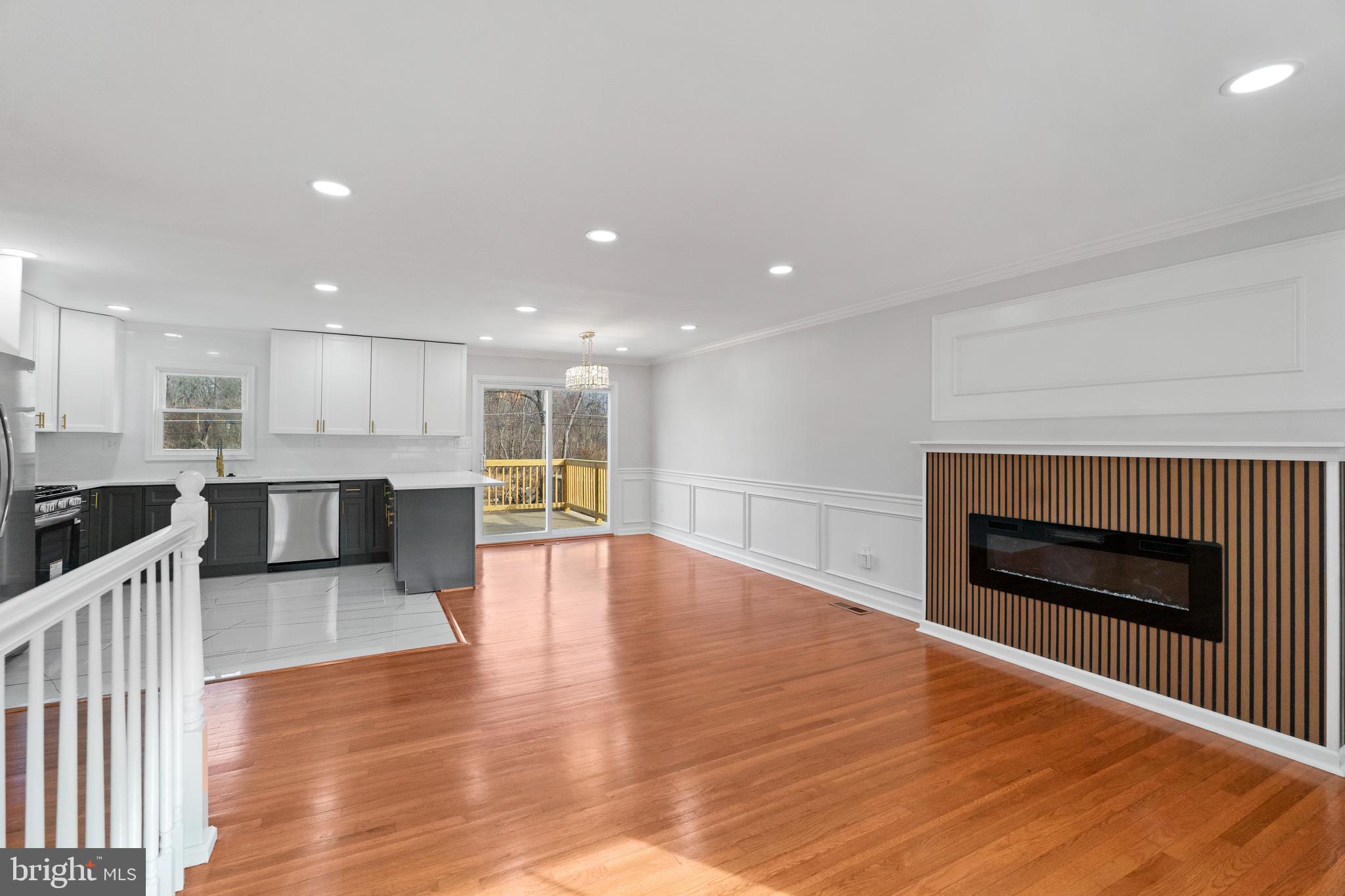 SUBURBIA - Residential