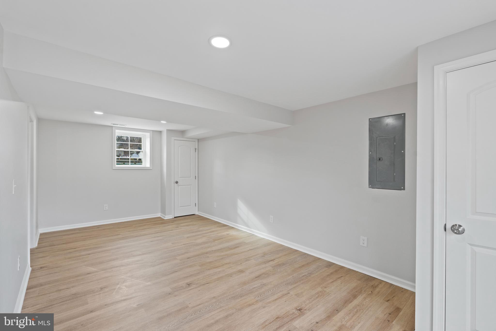 SUBURBIA - Residential