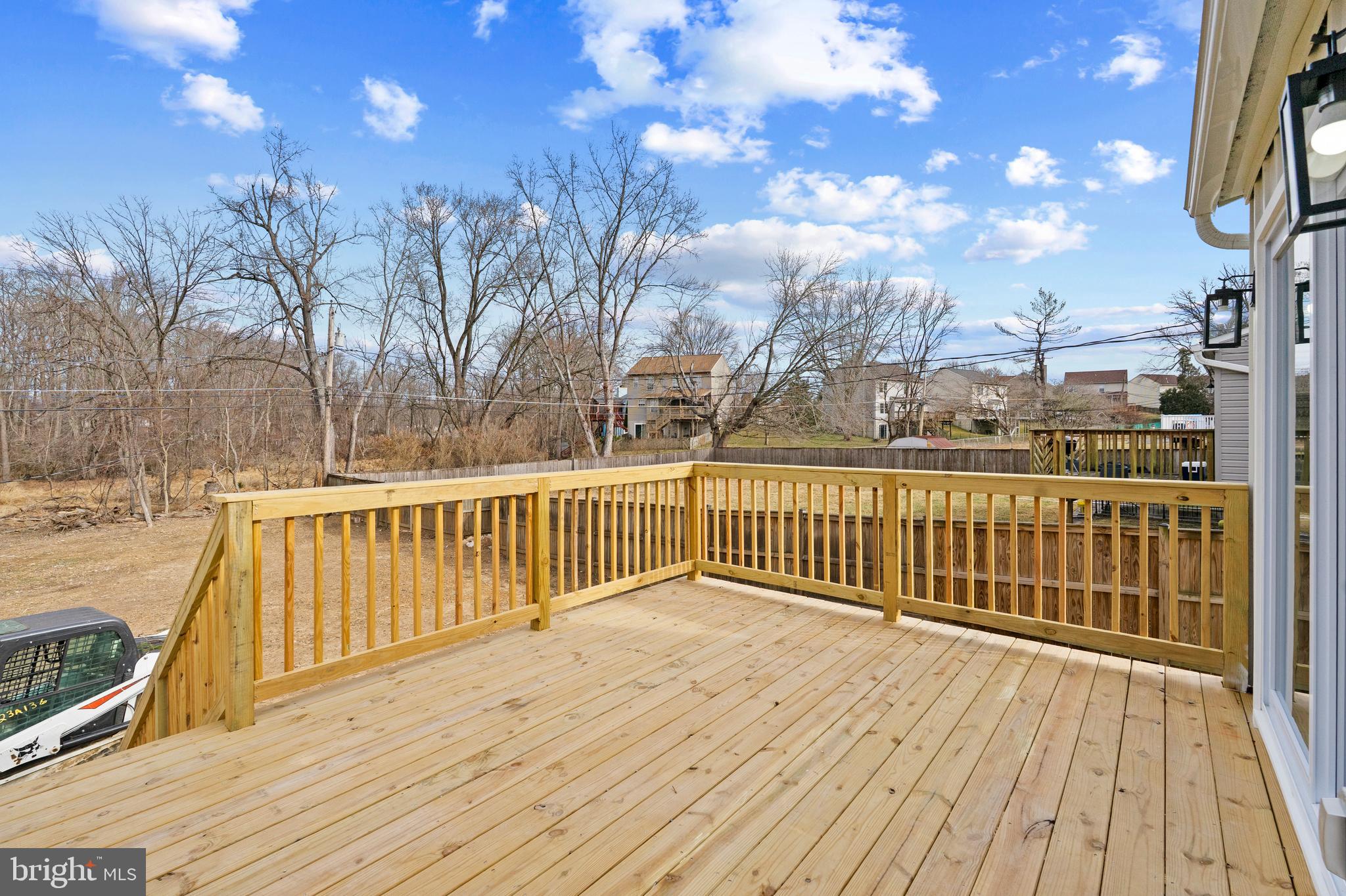 SUBURBIA - Residential