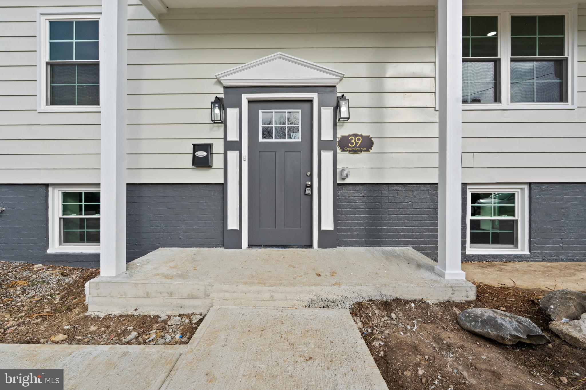 SUBURBIA - Residential