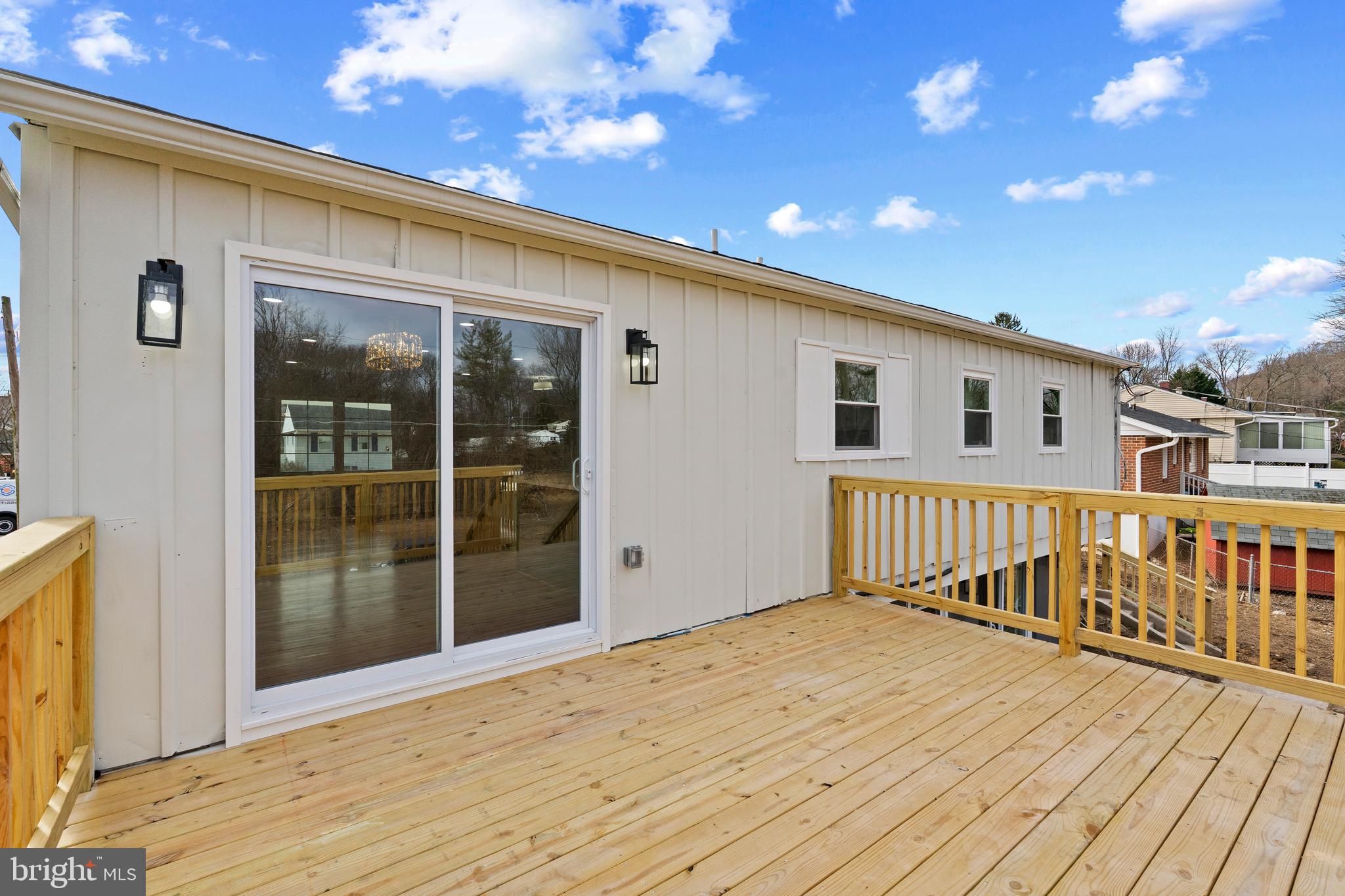 SUBURBIA - Residential