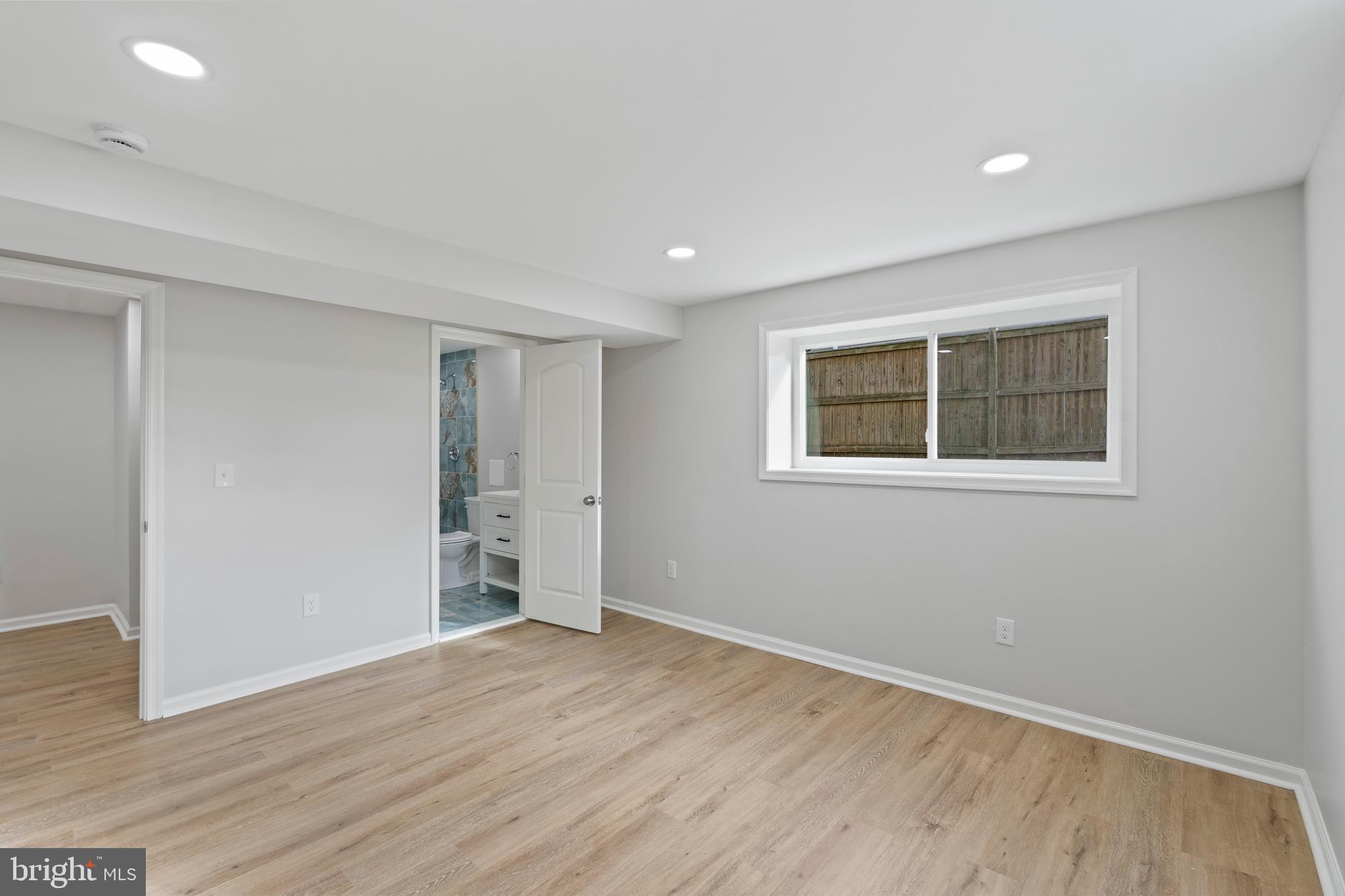 SUBURBIA - Residential