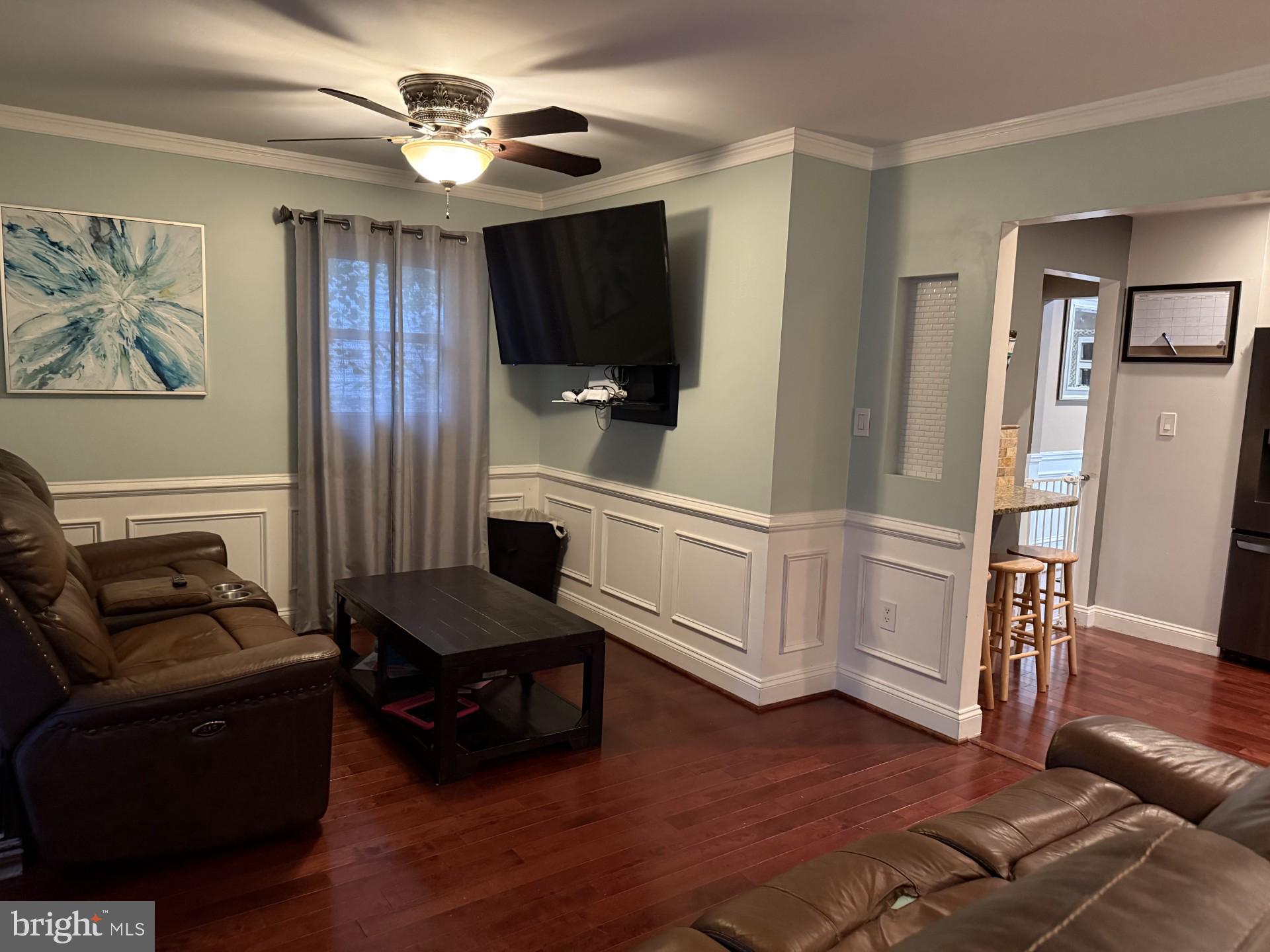 WOODLAND BEACH - Residential