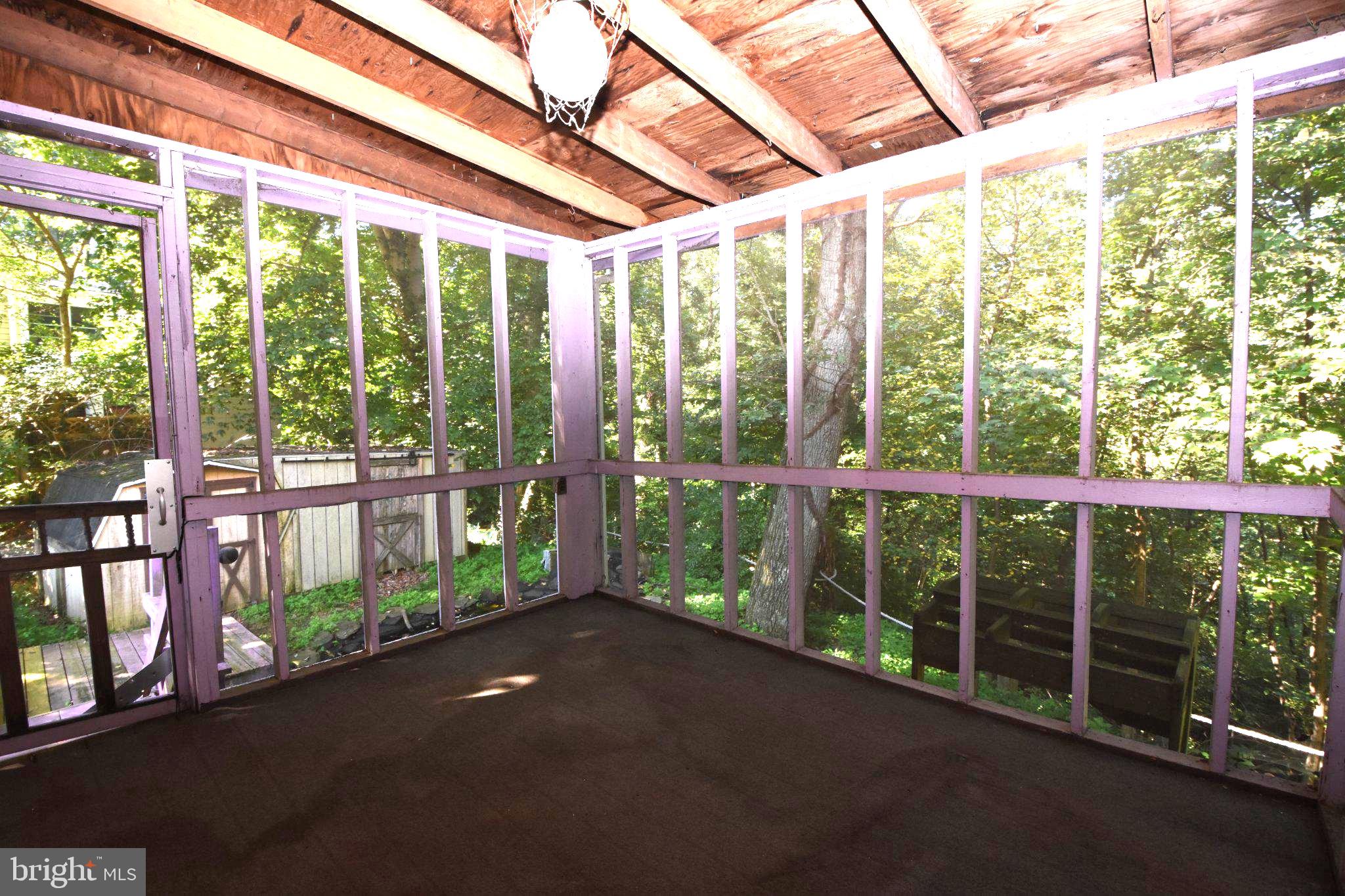 12 PICNIC WOODS CIRCLE