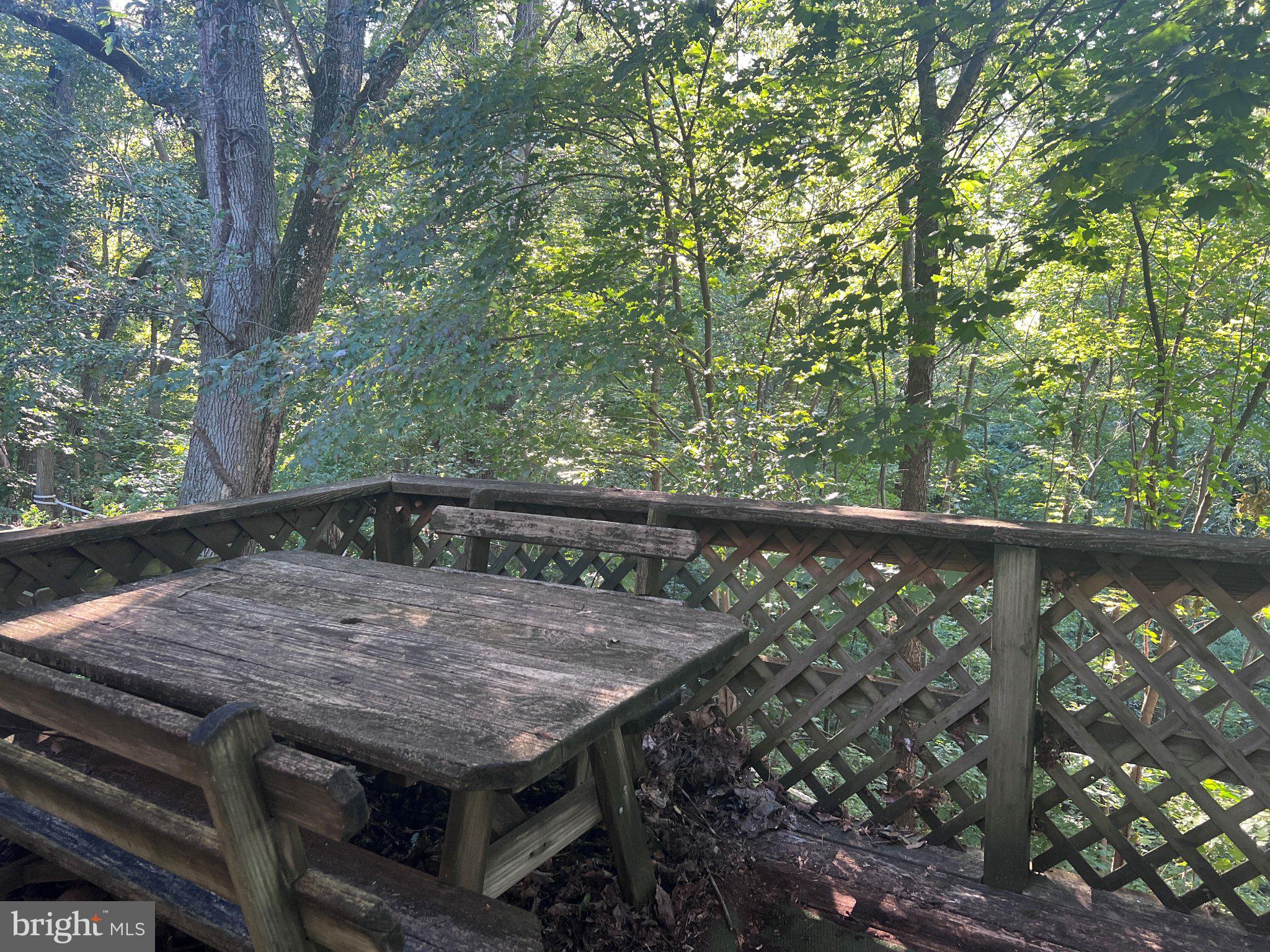 12 PICNIC WOODS CIRCLE