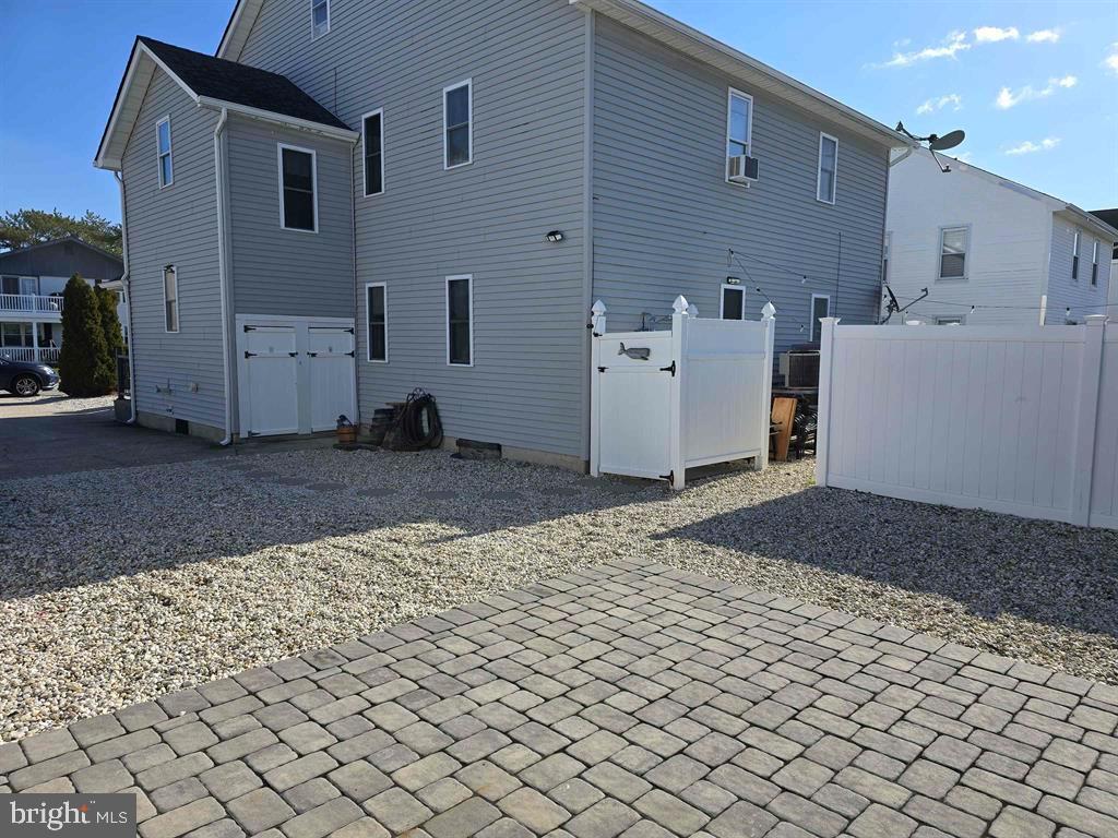 1 LIGHTHOUSE COVE