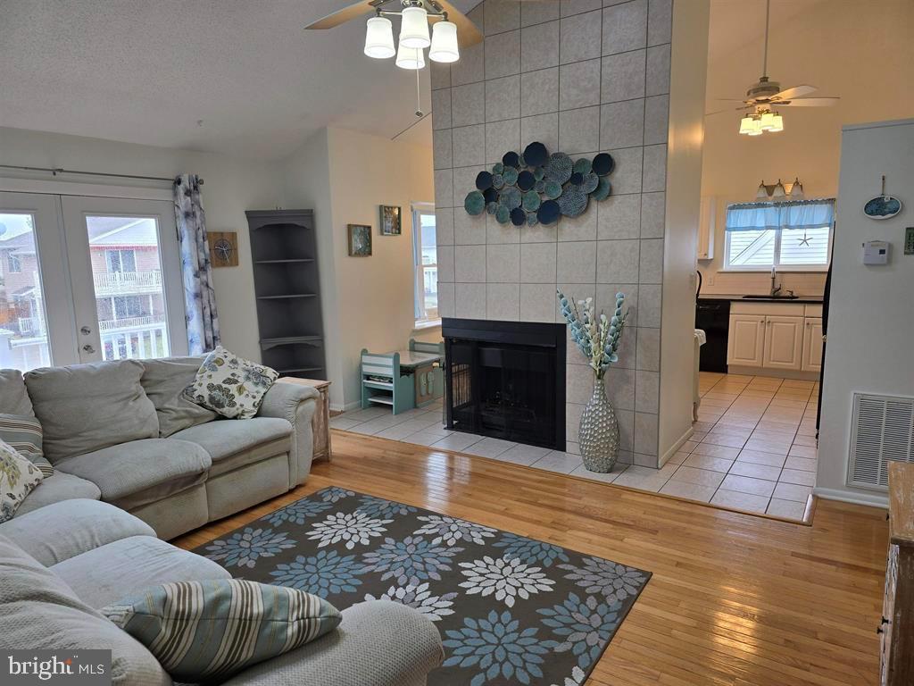 1 LIGHTHOUSE COVE