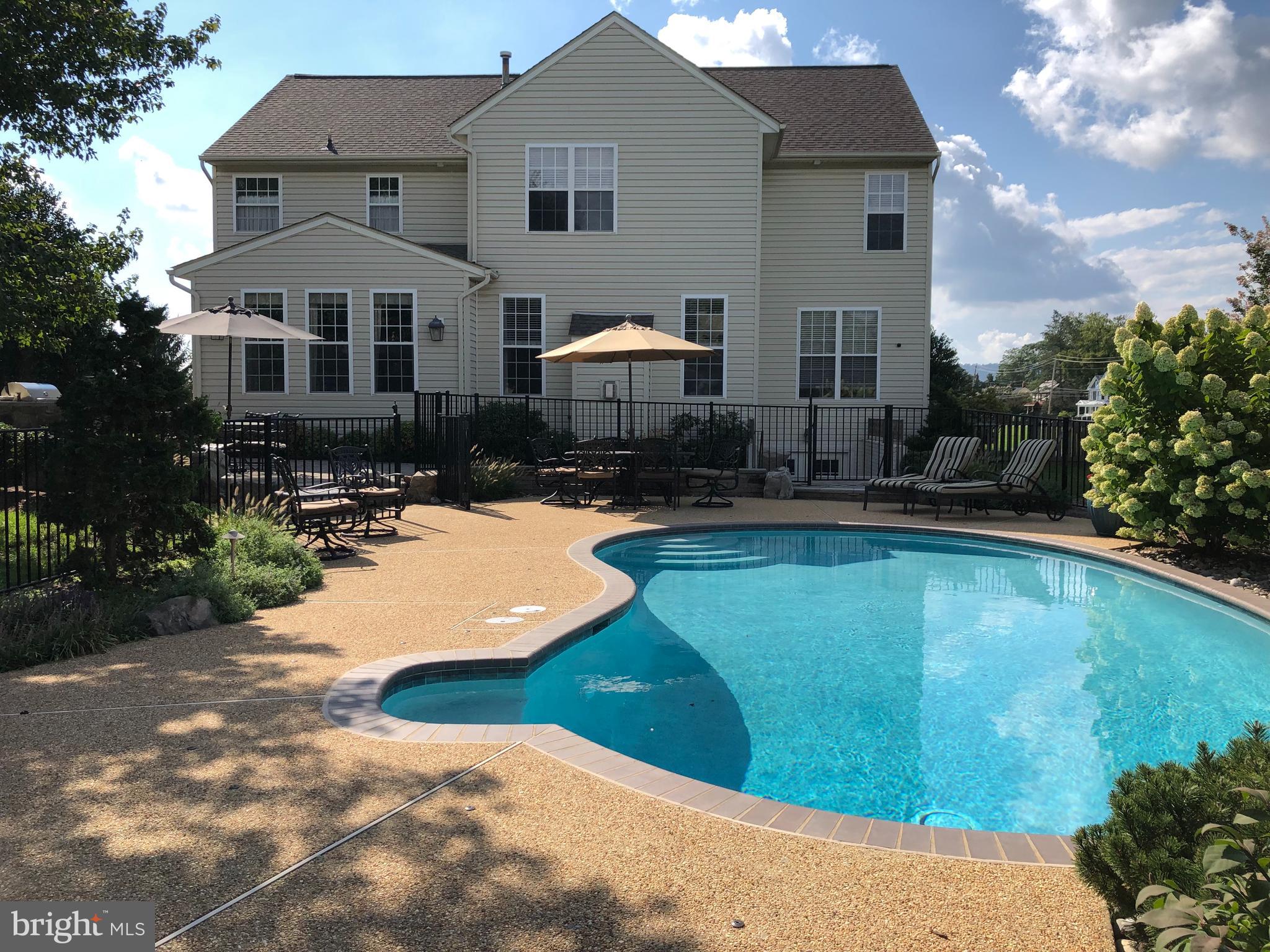 GREEN HILL MANOR - Residential