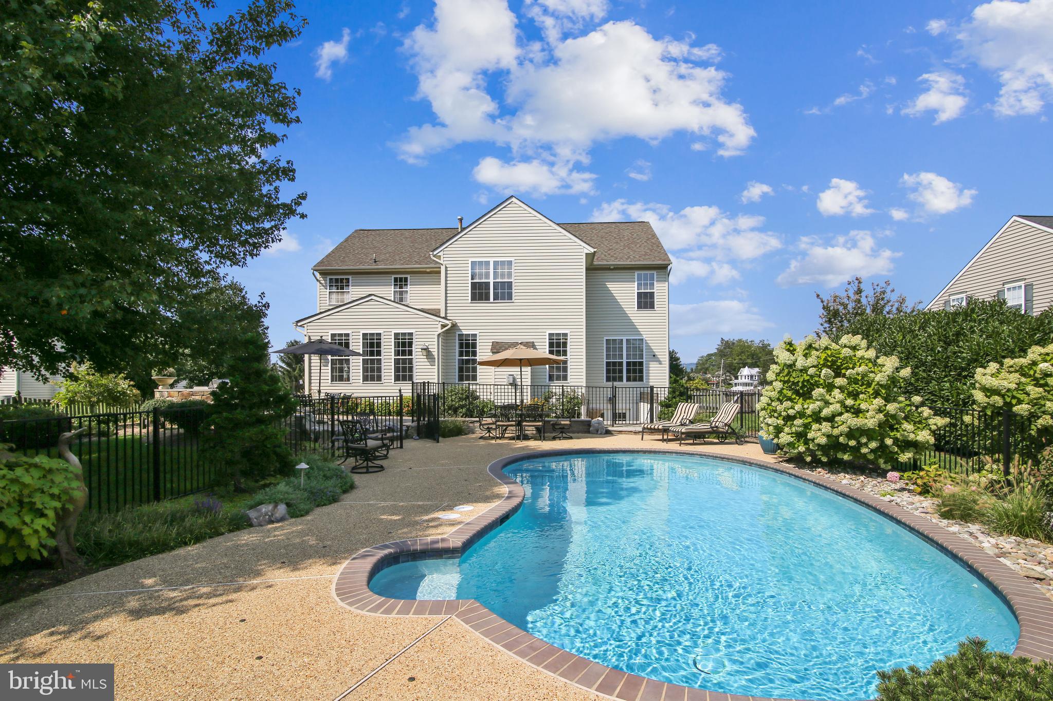 GREEN HILL MANOR - Residential