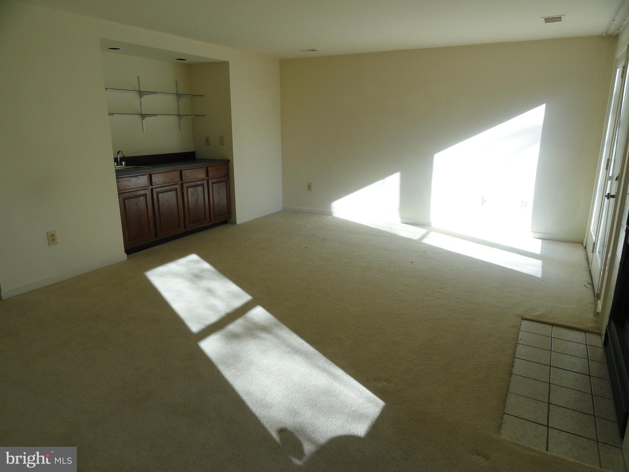 TREEBROOKE CONDOMINIUM - Residential Lease