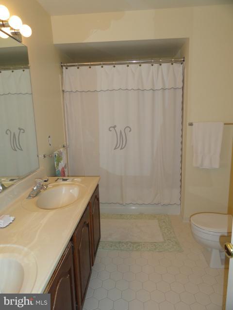 TREEBROOKE CONDOMINIUM - Residential Lease