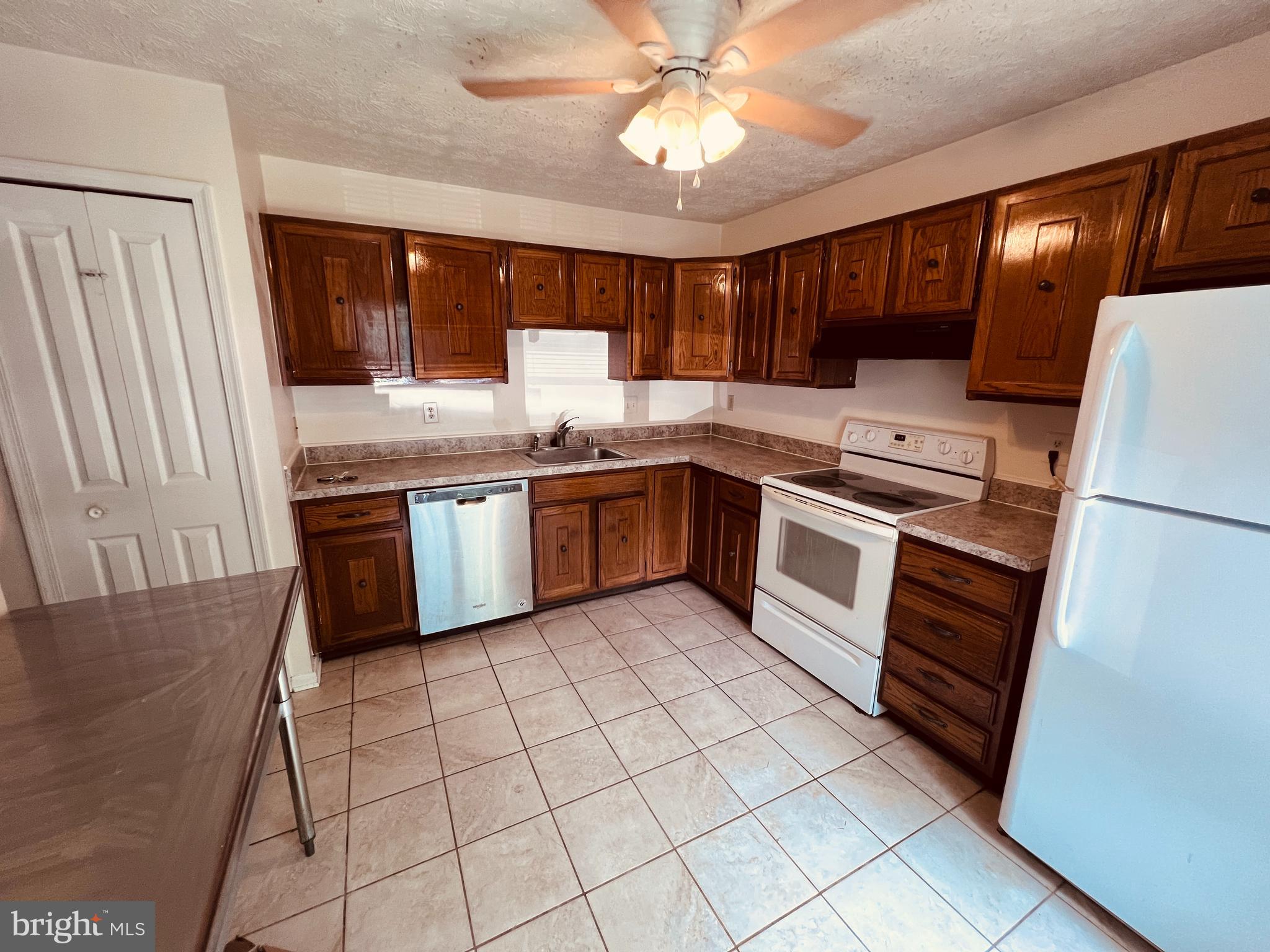 BOWLING BROOK FARMS - Residential Lease