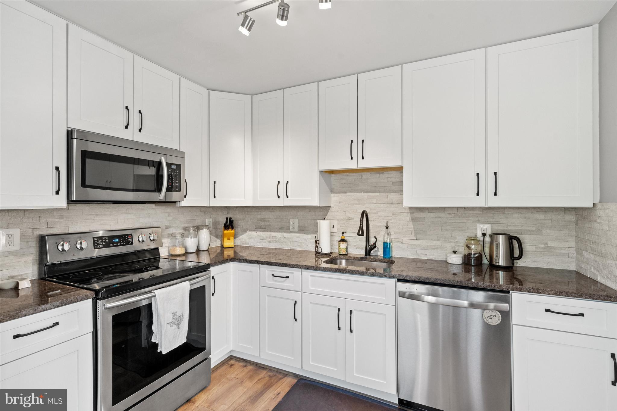 BULL RUN CONDO - Residential