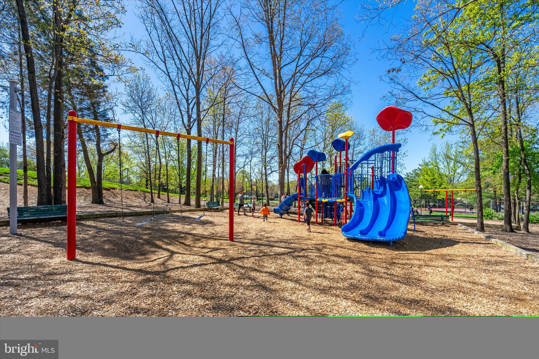 BULL RUN CONDO - Residential