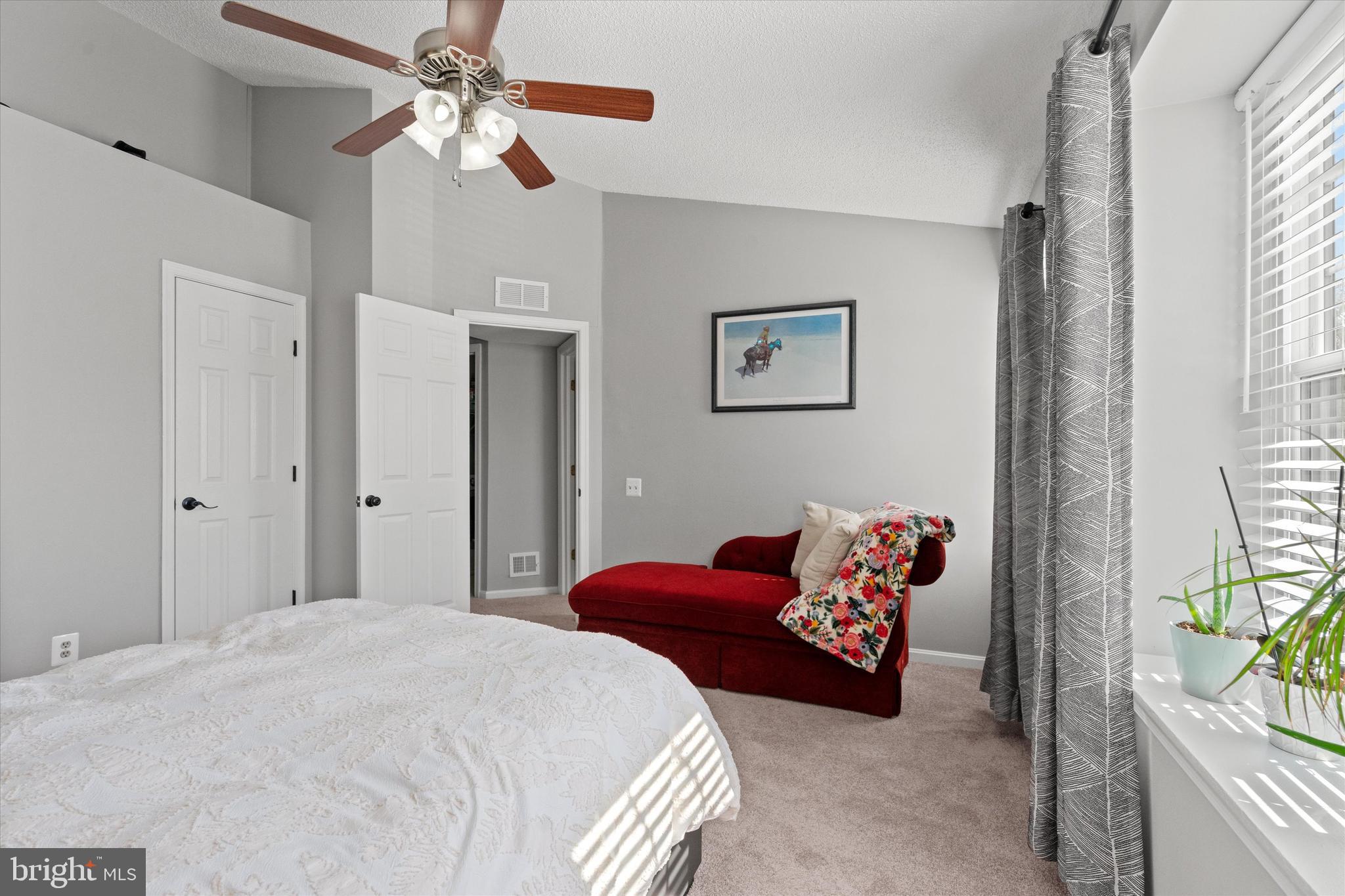 BULL RUN CONDO - Residential