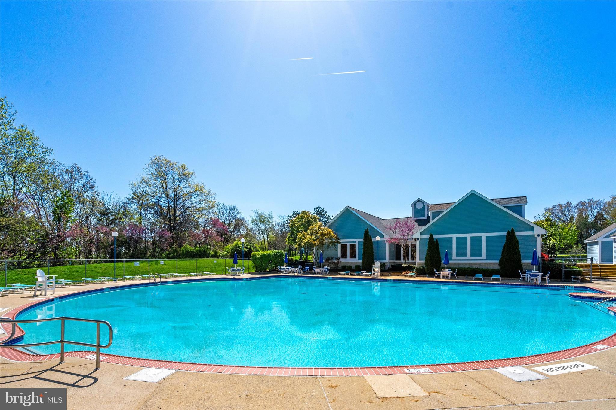 BULL RUN CONDO - Residential