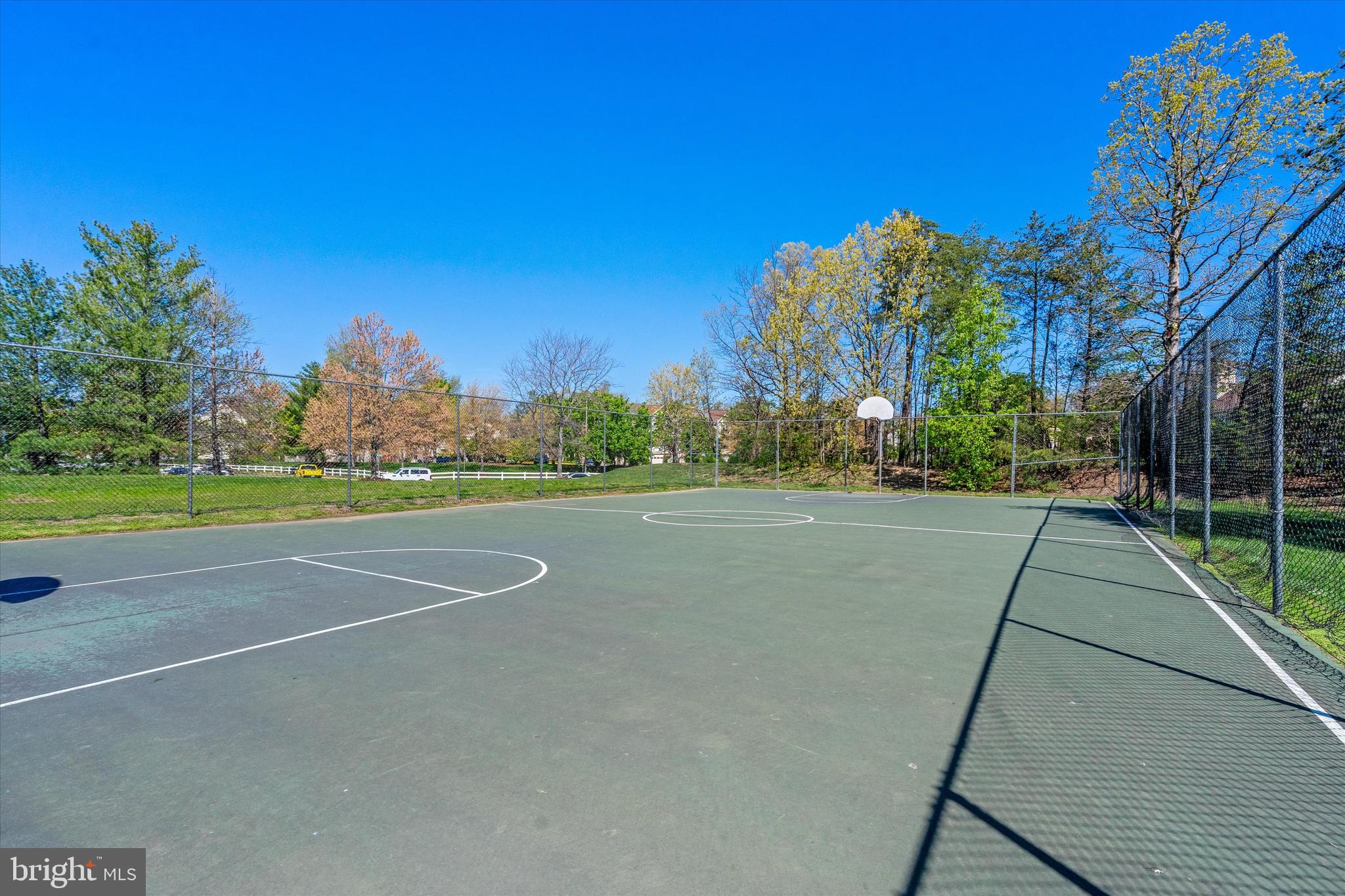 BULL RUN CONDO - Residential