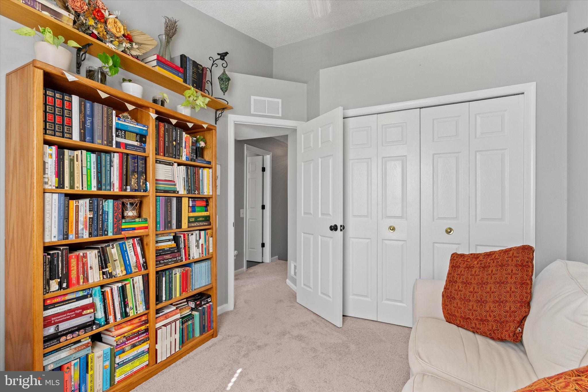 BULL RUN CONDO - Residential