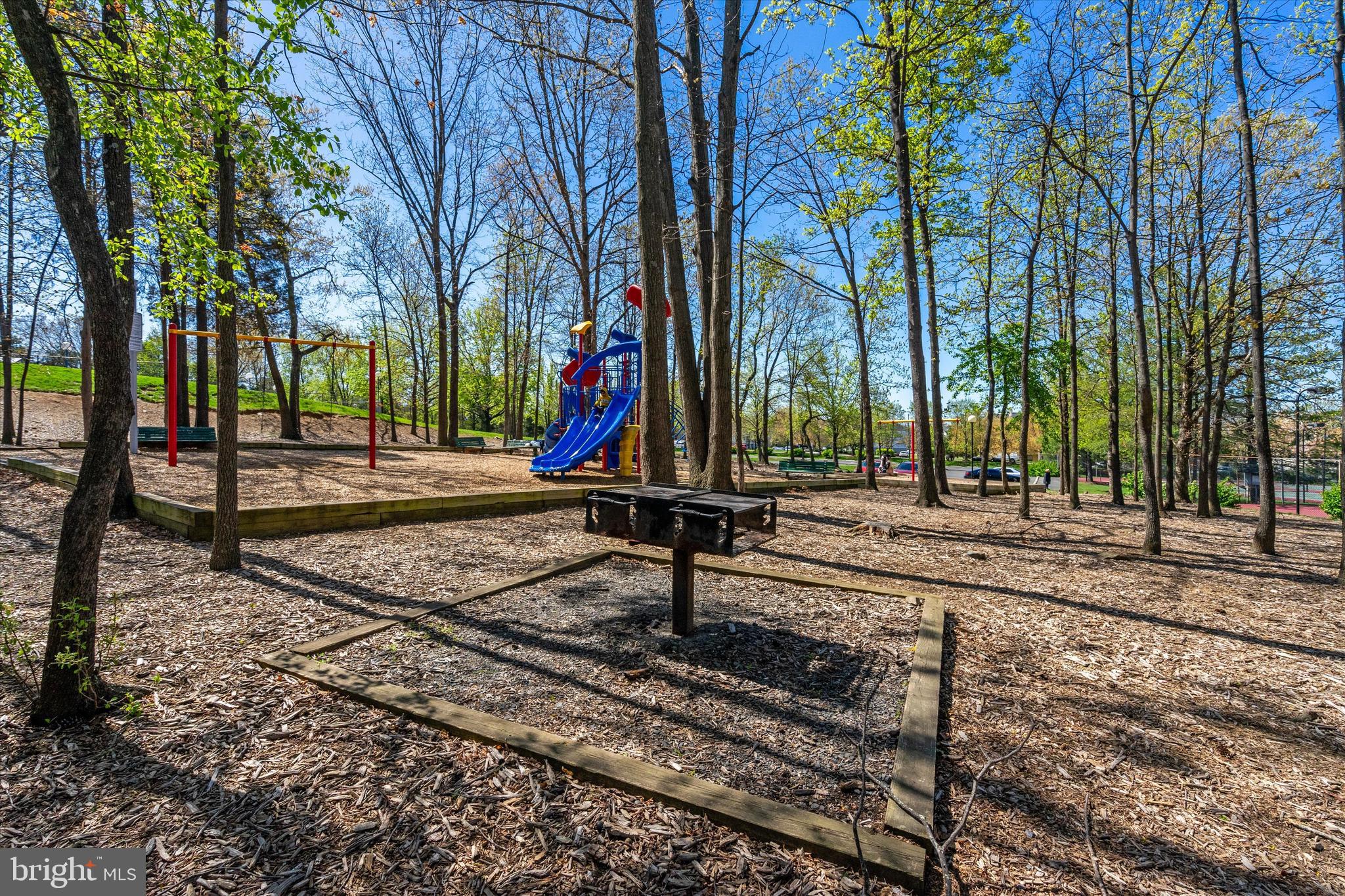 BULL RUN CONDO - Residential