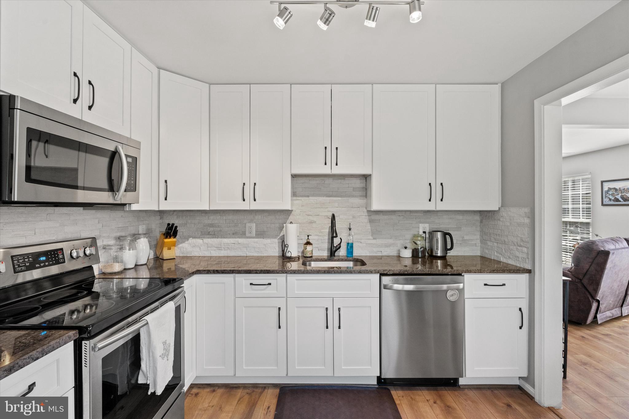 BULL RUN CONDO - Residential