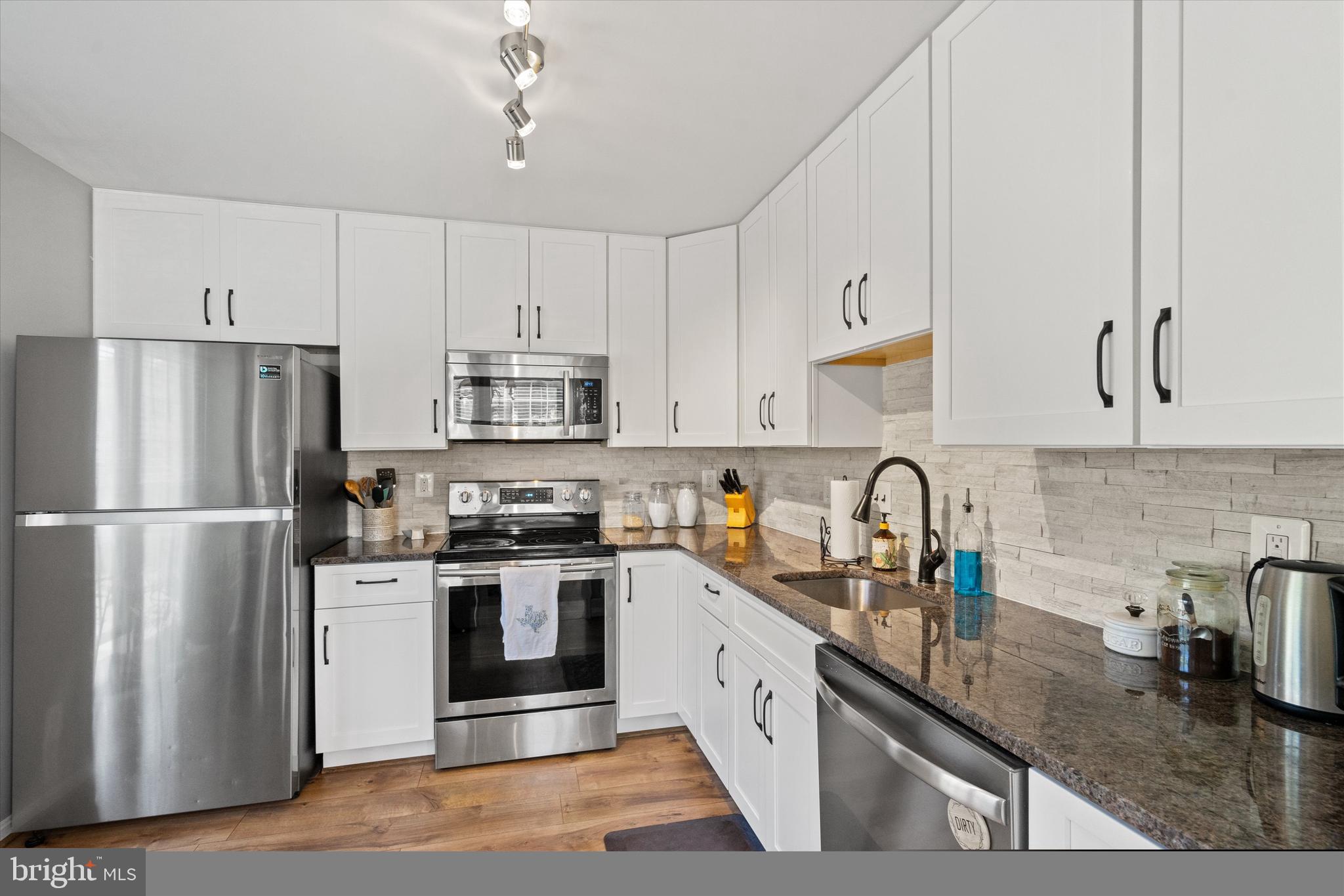 BULL RUN CONDO - Residential