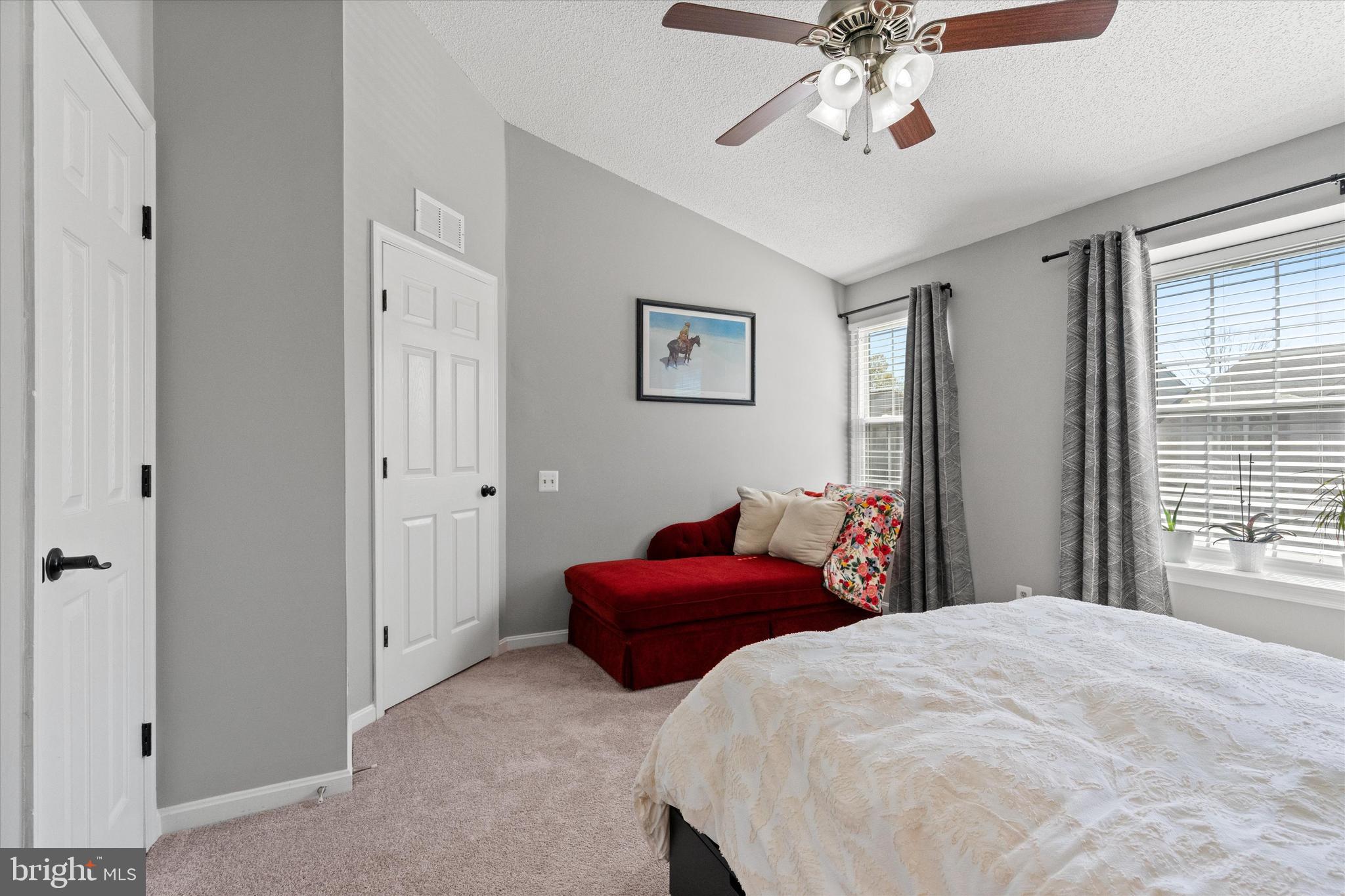 BULL RUN CONDO - Residential