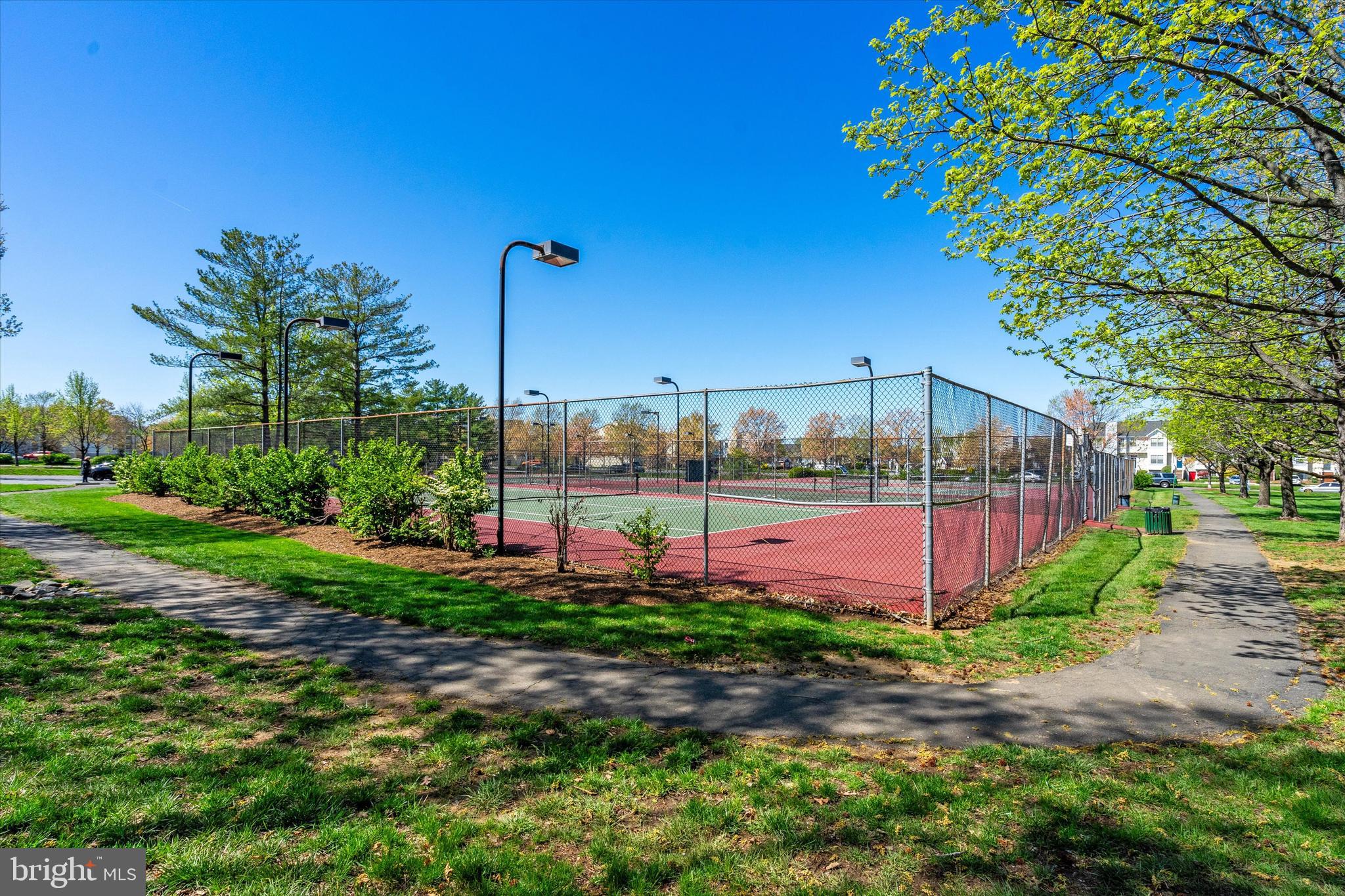 BULL RUN CONDO - Residential