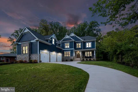 9222 Brian Drive, Vienna, VA MLS: VAFX2237790