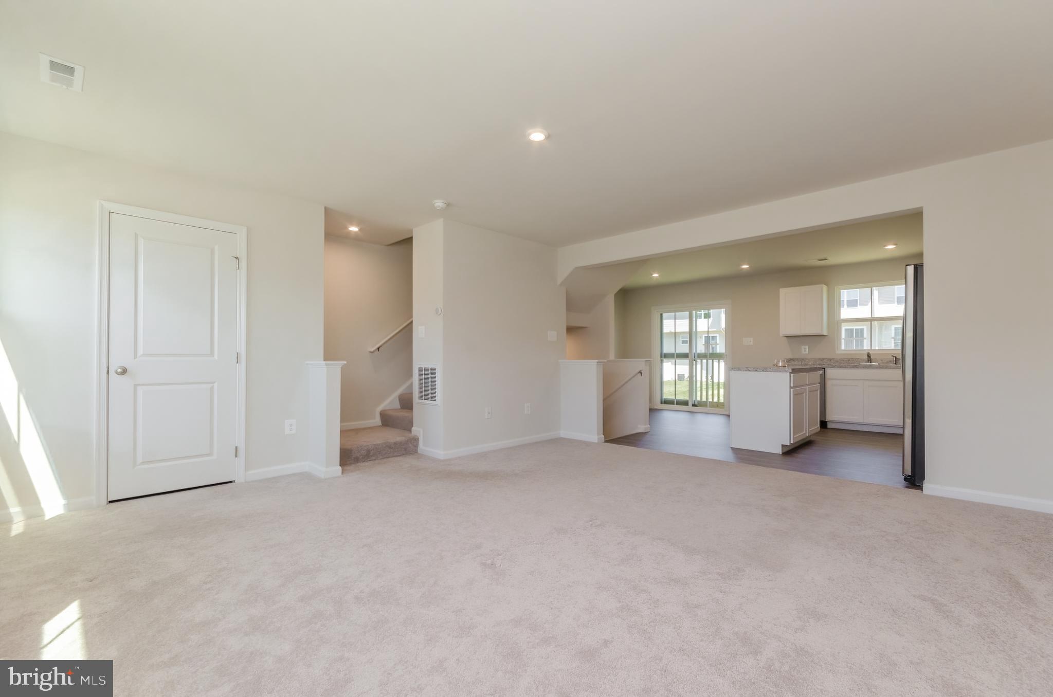 THE LAKES AT MARTINSBURG - Residential Lease