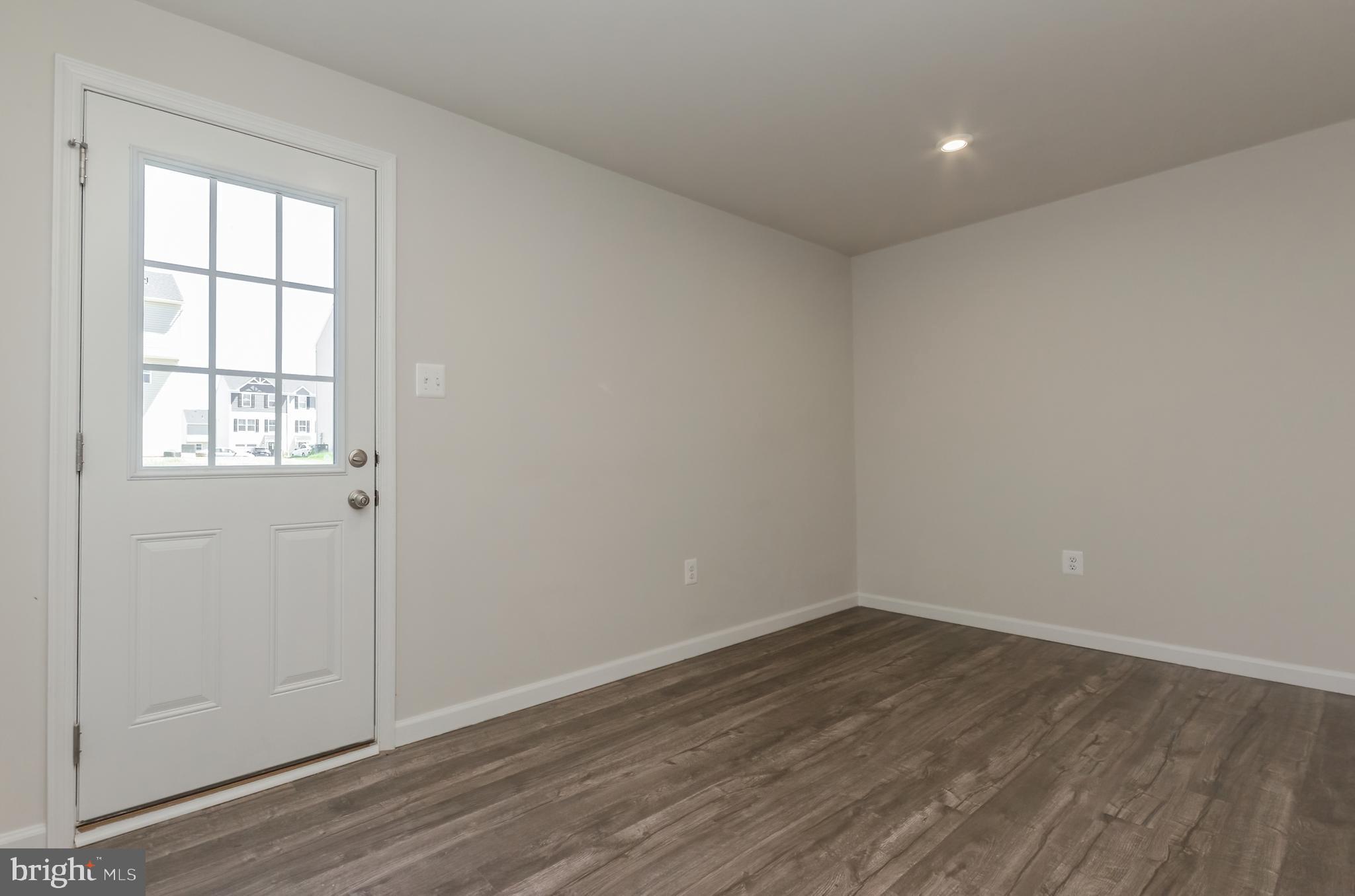 THE LAKES AT MARTINSBURG - Residential Lease