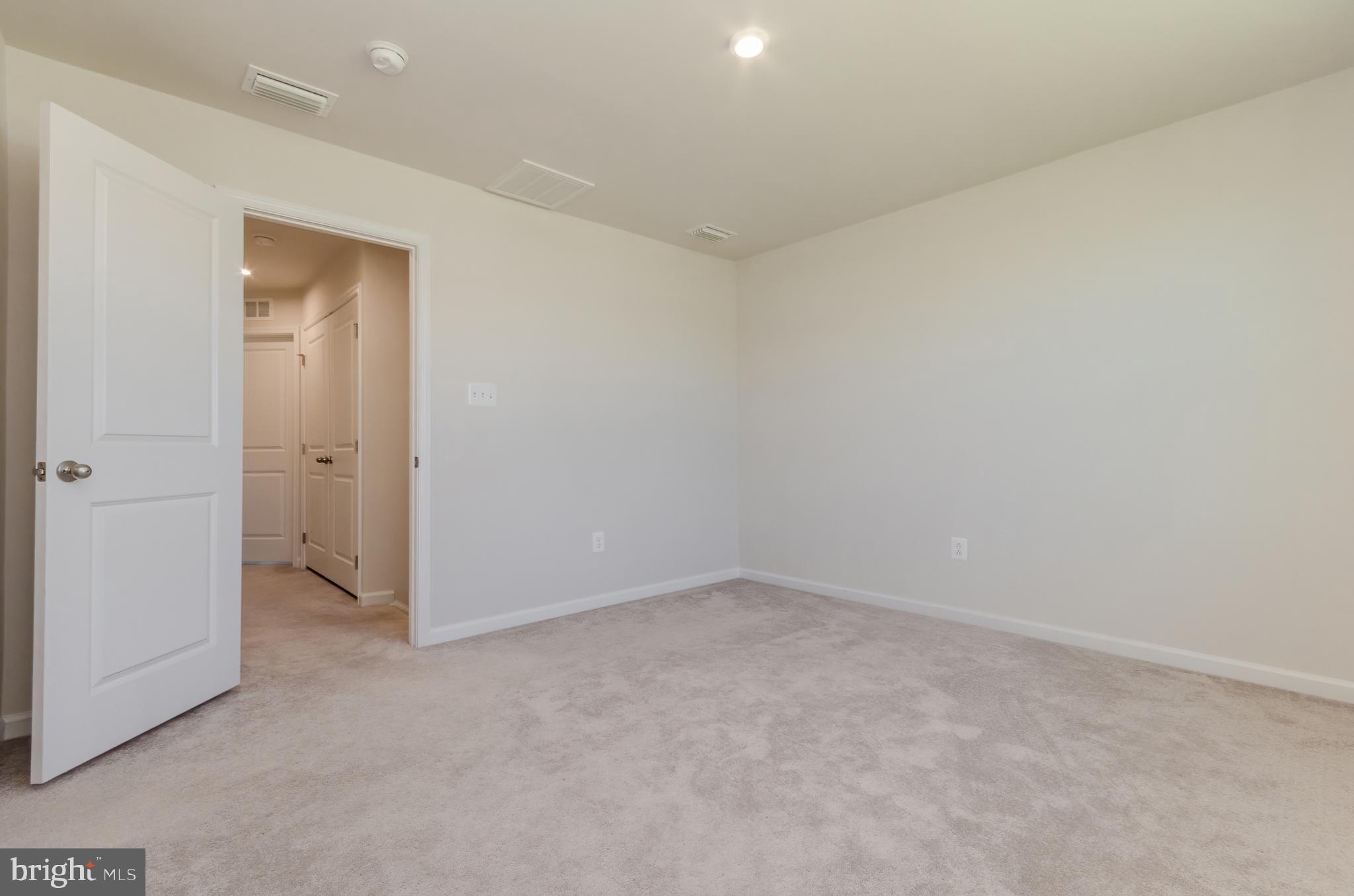 THE LAKES AT MARTINSBURG - Residential Lease