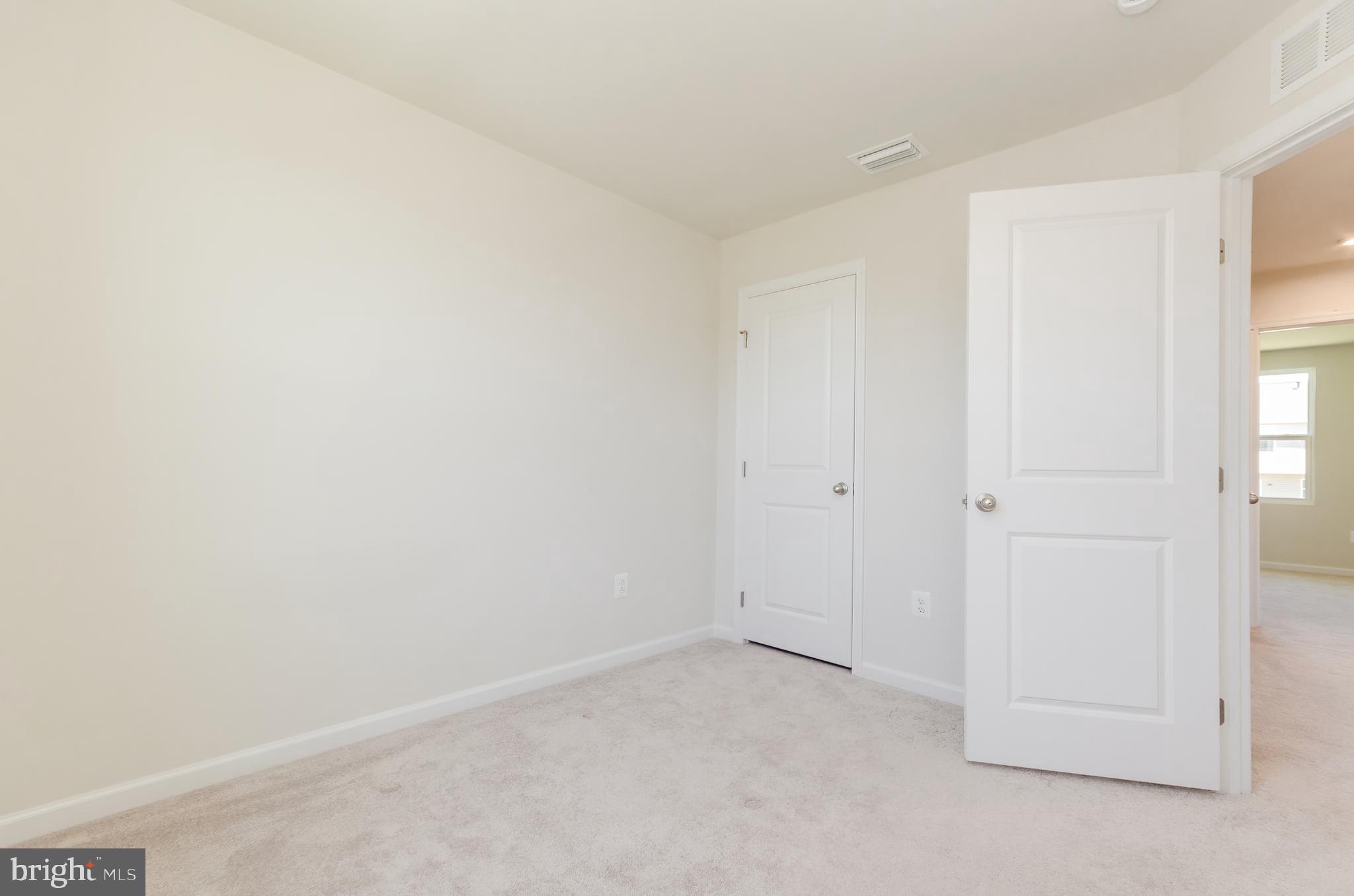 THE LAKES AT MARTINSBURG - Residential Lease