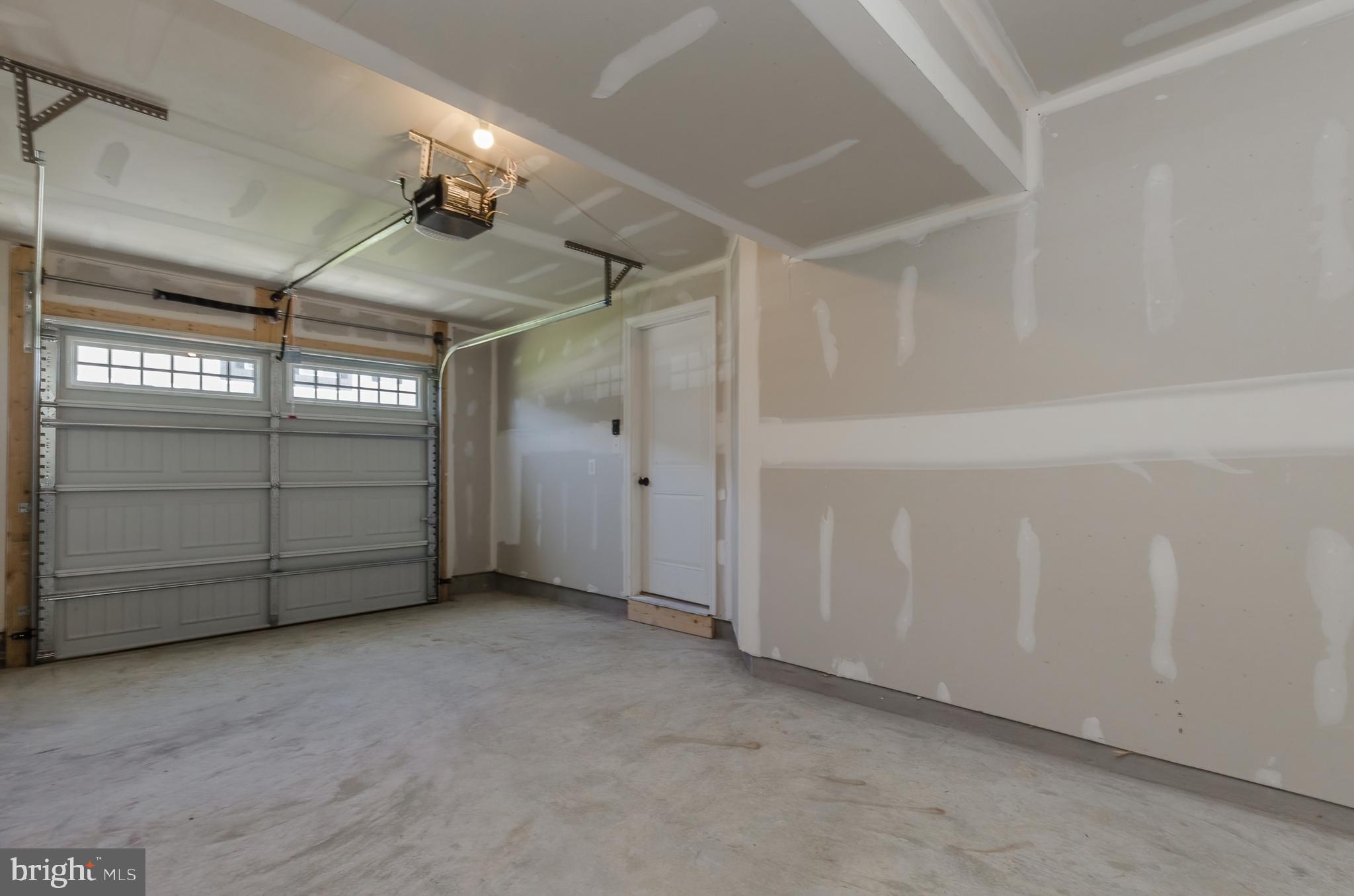 THE LAKES AT MARTINSBURG - Residential Lease