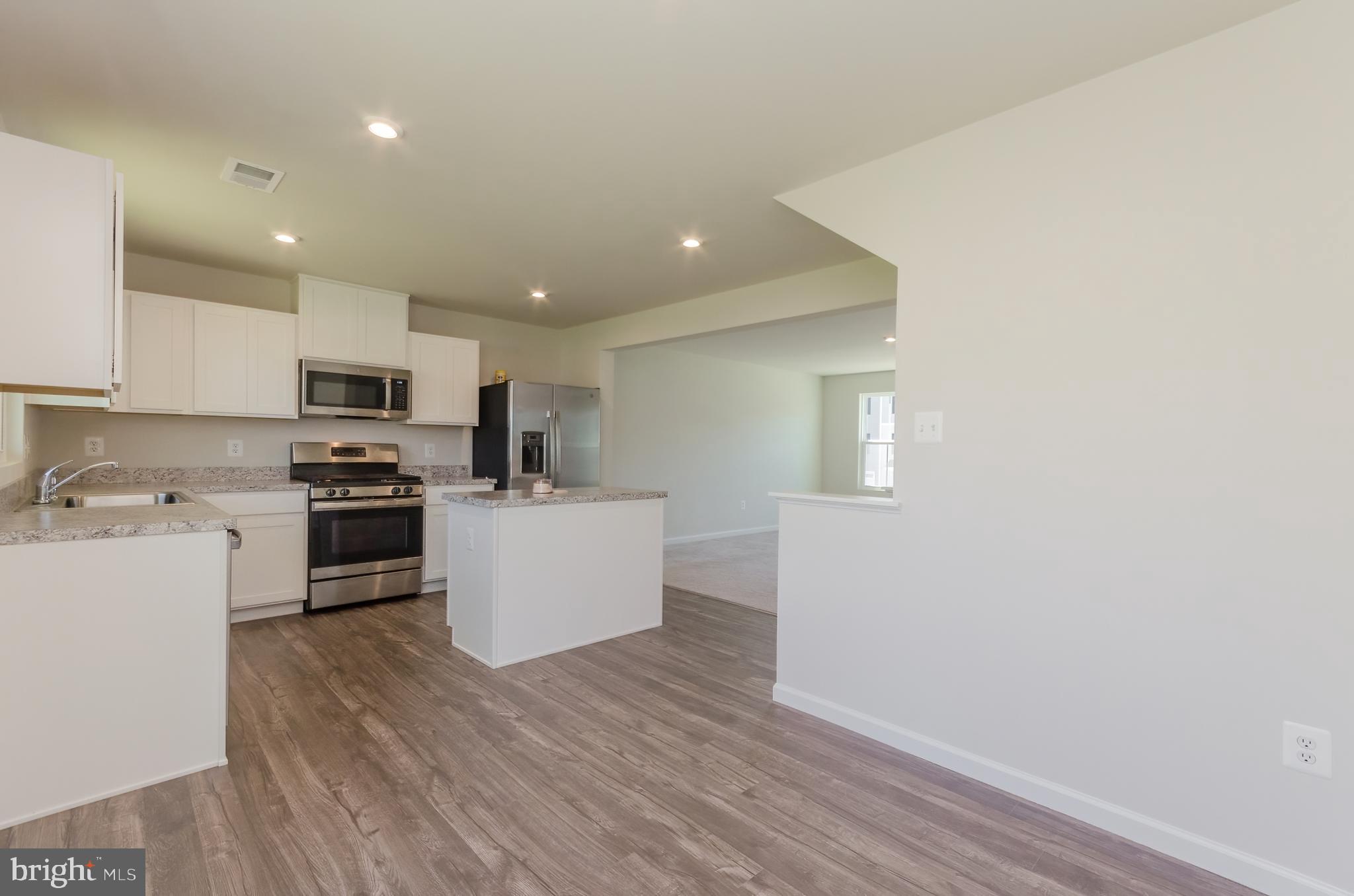 THE LAKES AT MARTINSBURG - Residential Lease